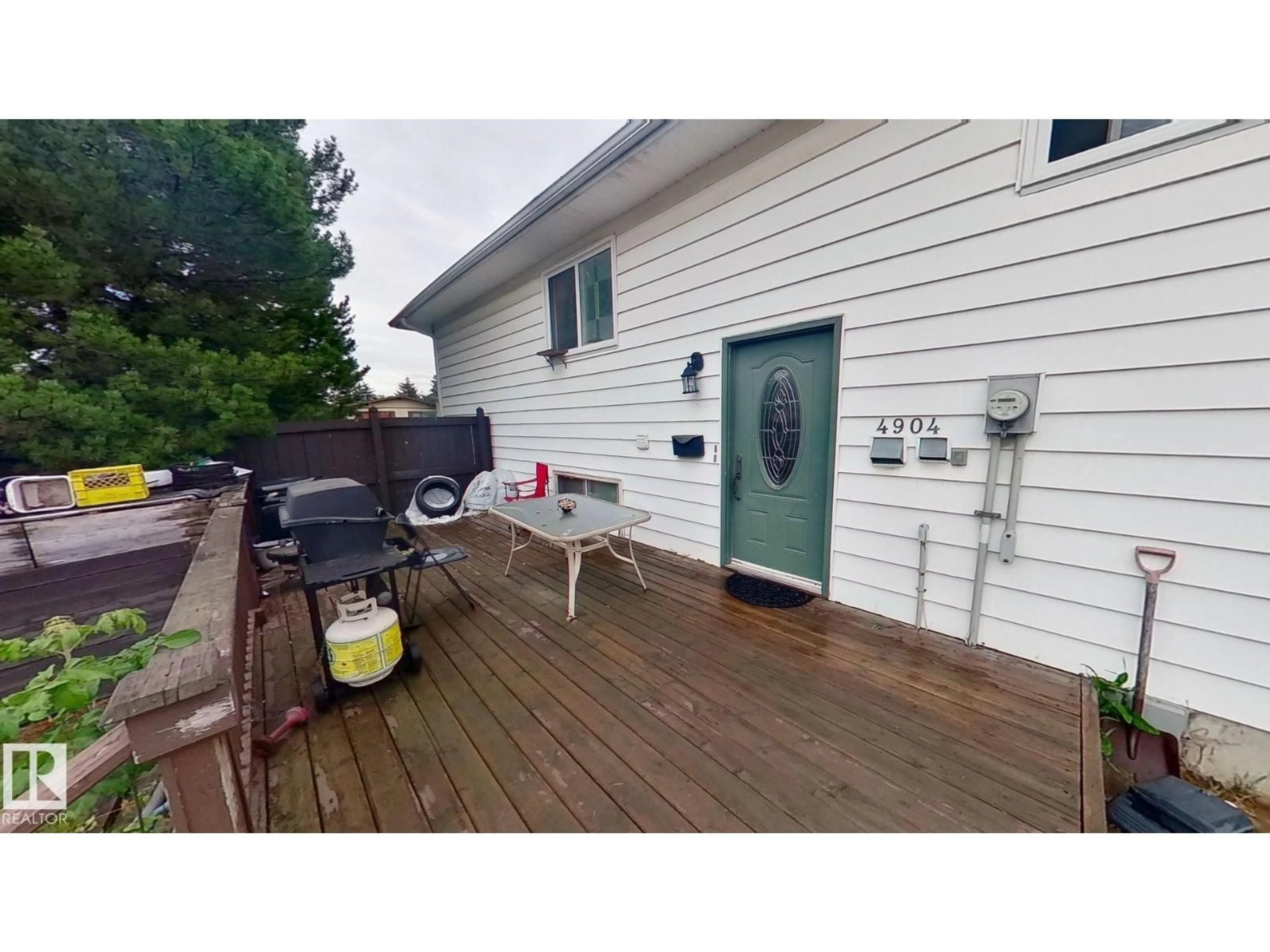 Patio, unknown for 4904 19 AV, Edmonton Alberta T6L4B5