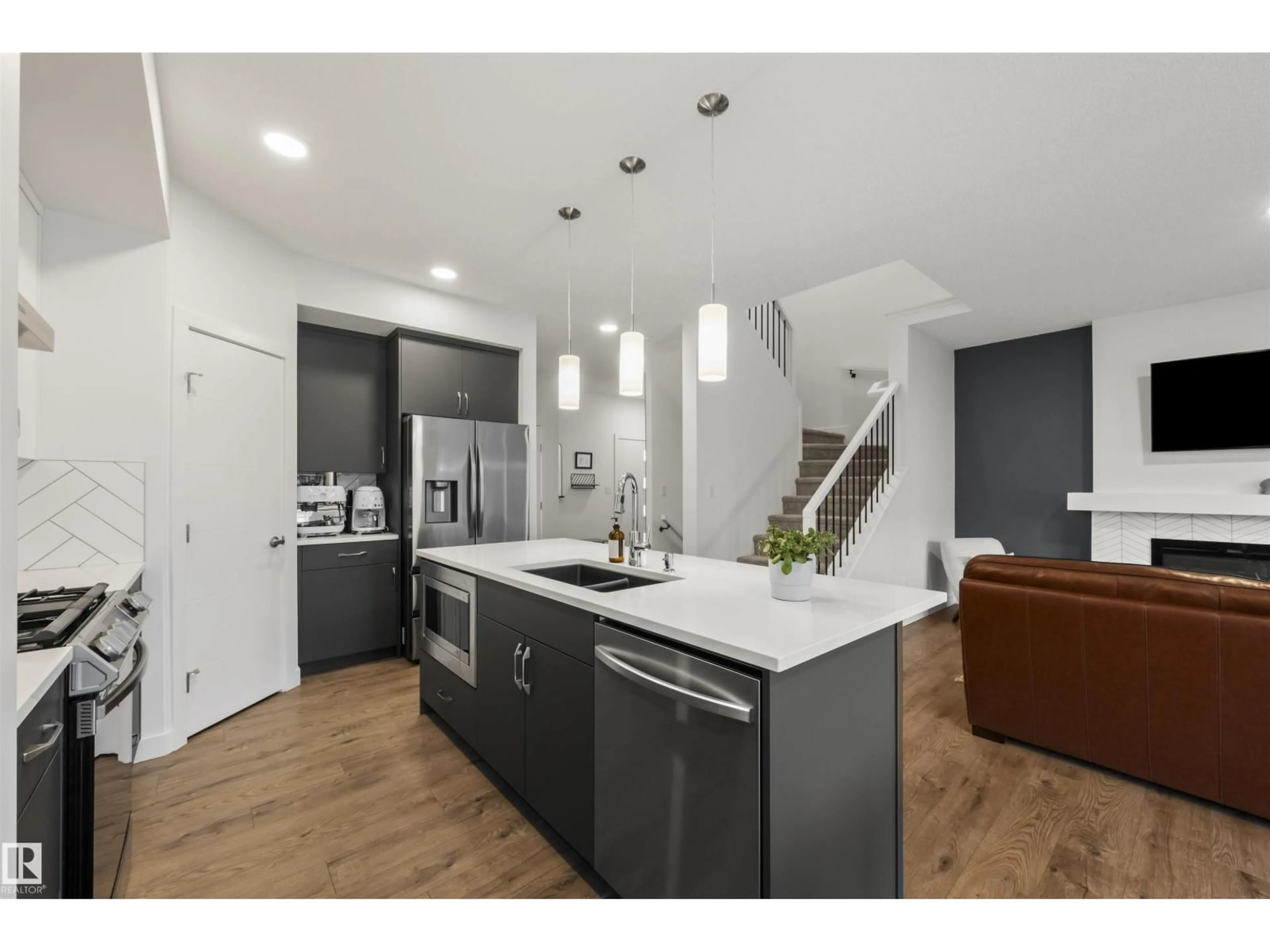 Open concept kitchen, unknown for 510 BLUFF LN, Leduc Alberta T9E1M8