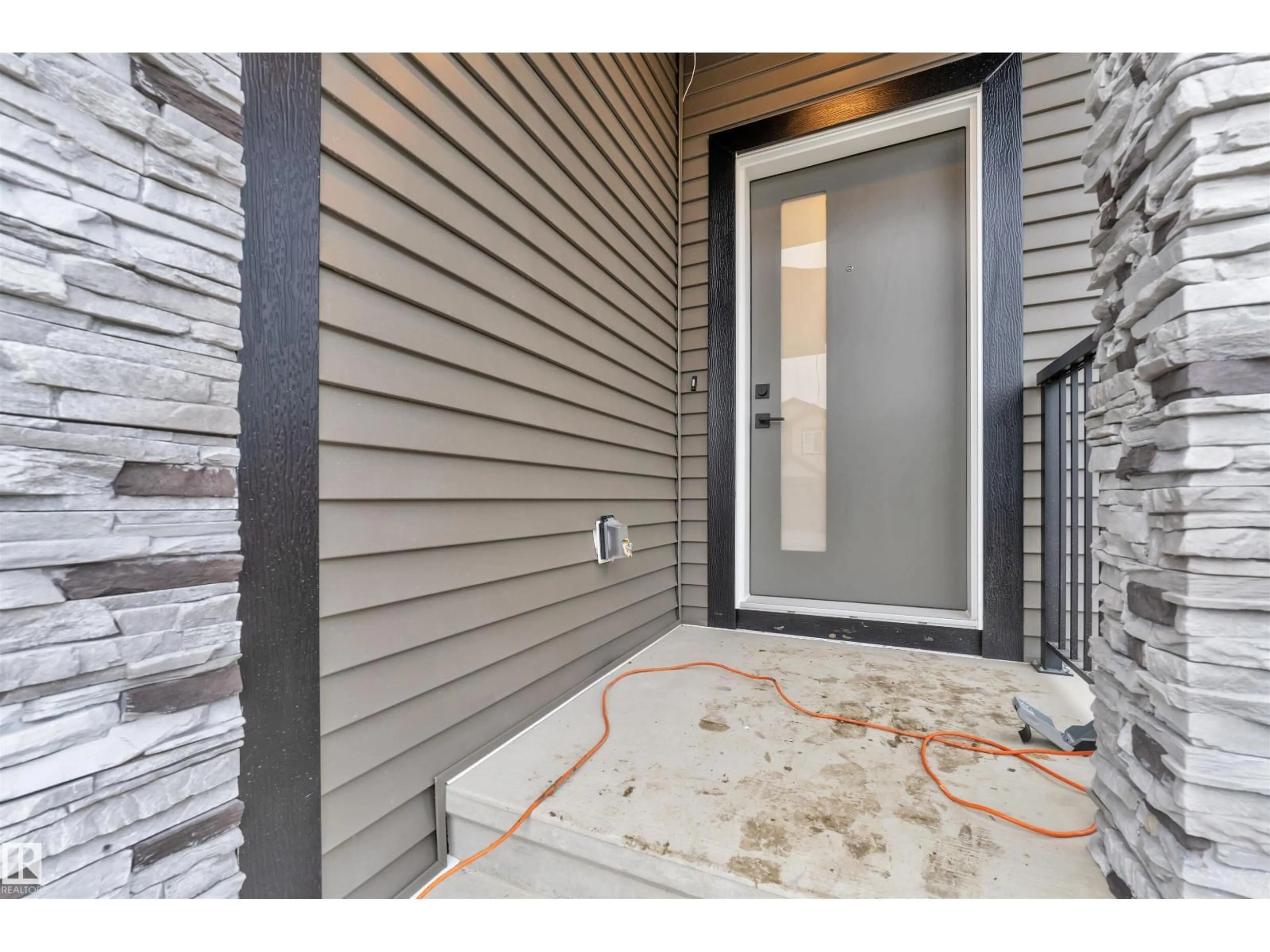 Indoor entryway for 27 ELDRIDGE PT, St. Albert Alberta T8N8C3