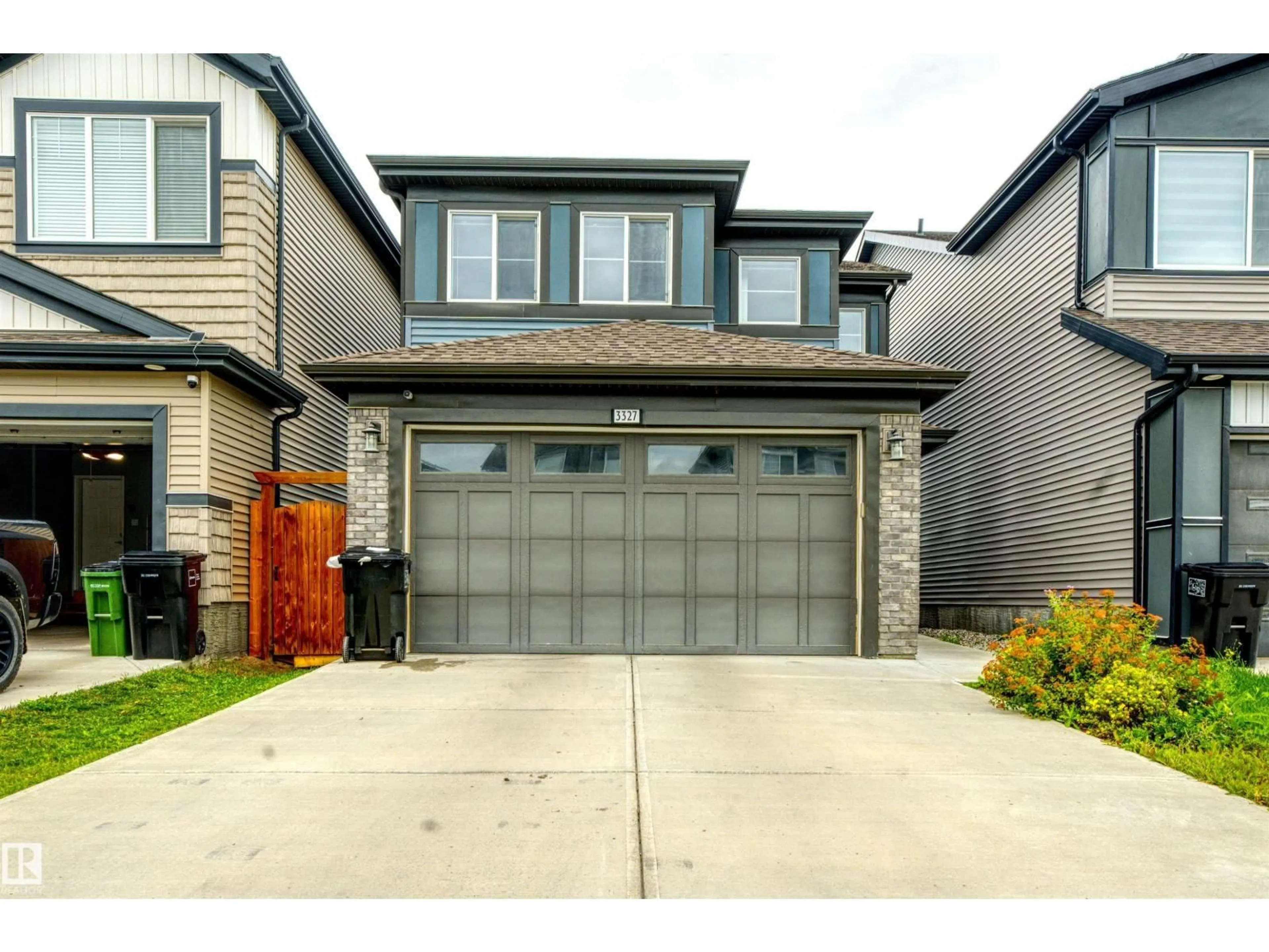 Unknown for 3327 PARKER LO, Edmonton Alberta T6W4C2