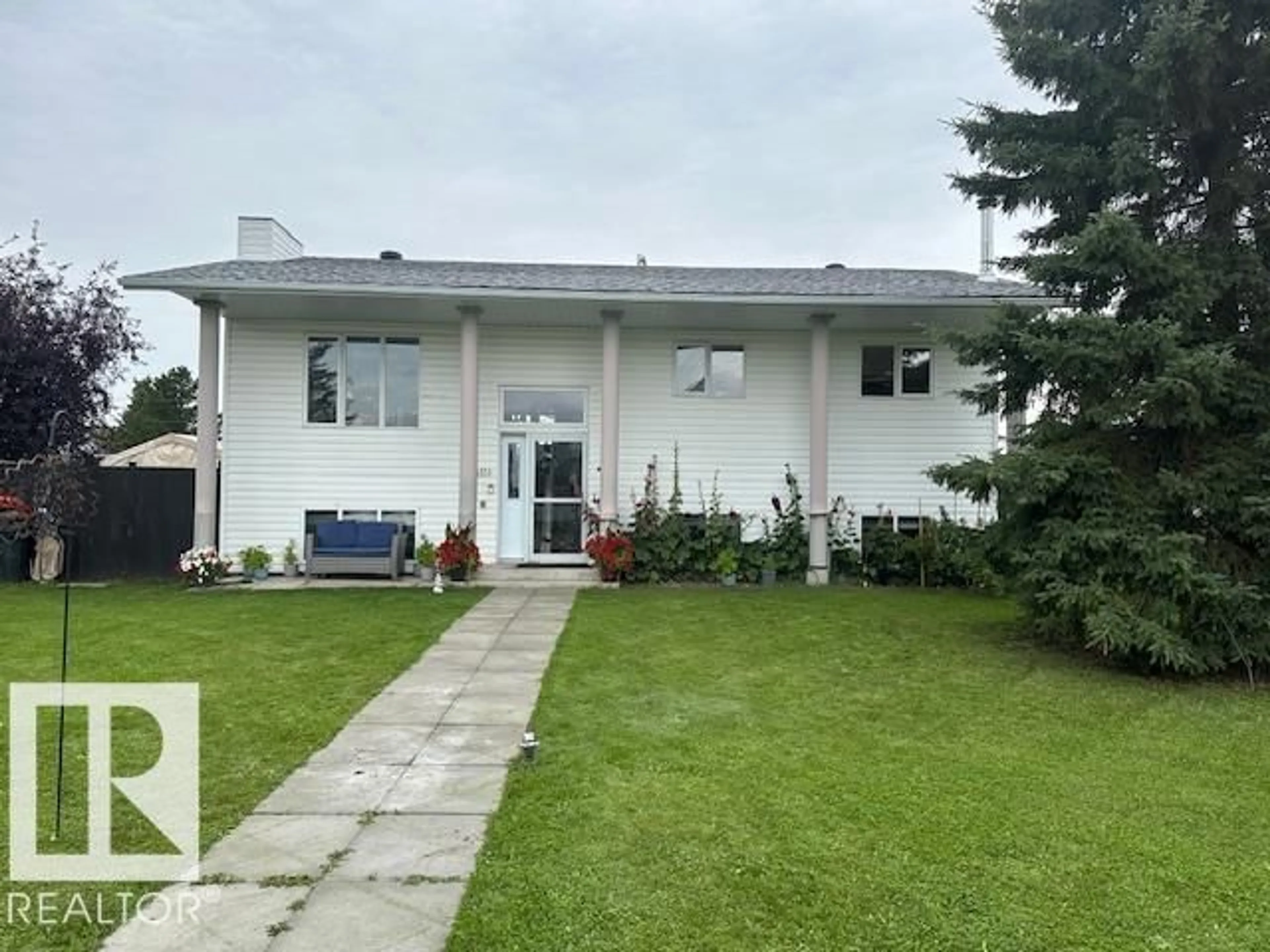 A pic from outside/outdoor area/front of a property/back of a property/a pic from drone, street for 4511 49 AV, Thorsby Alberta T0C2P0