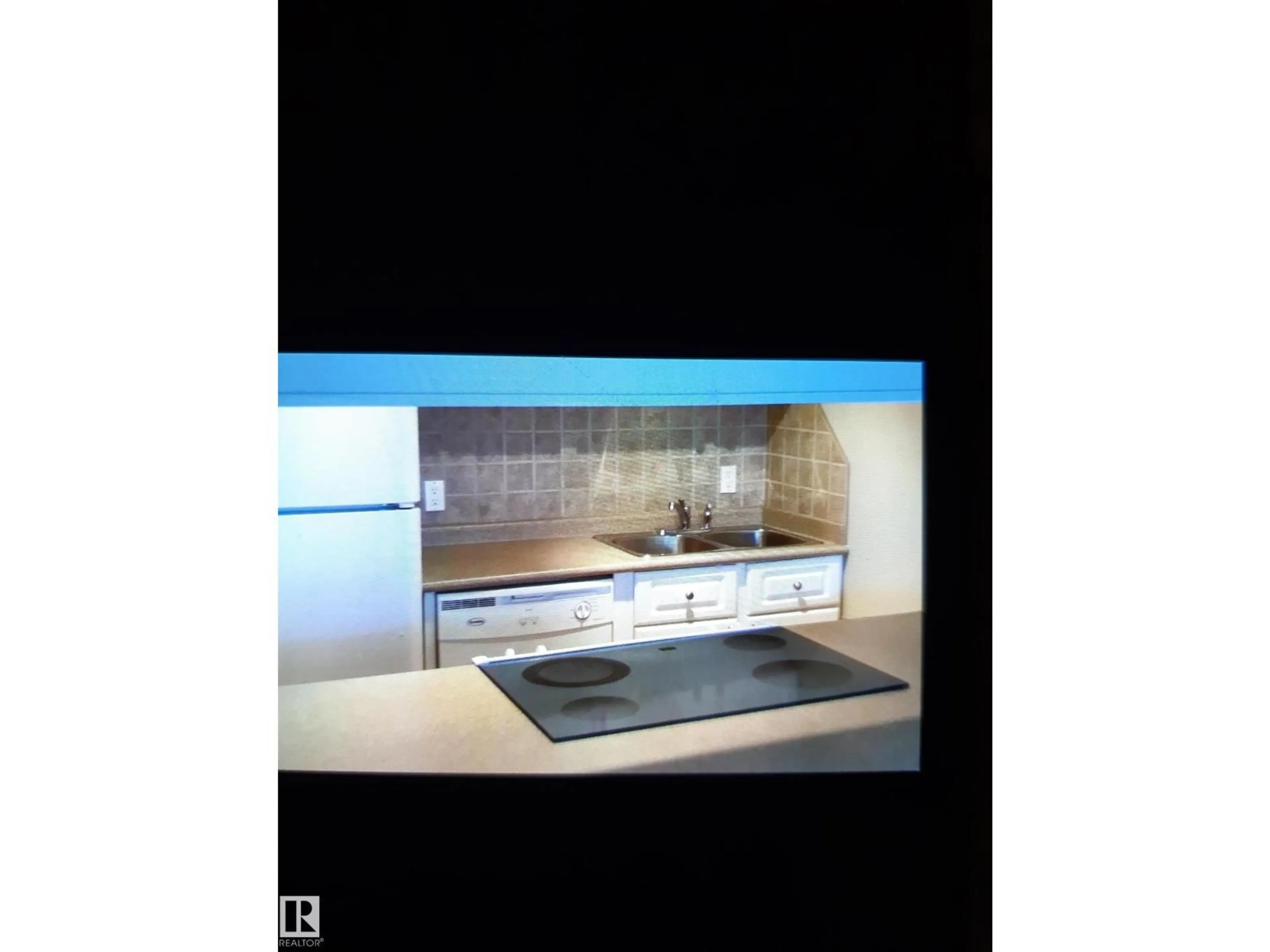 Standard kitchen, ceramic/tile floor for 308 - 12831 66 ST, Edmonton Alberta T5C0A4