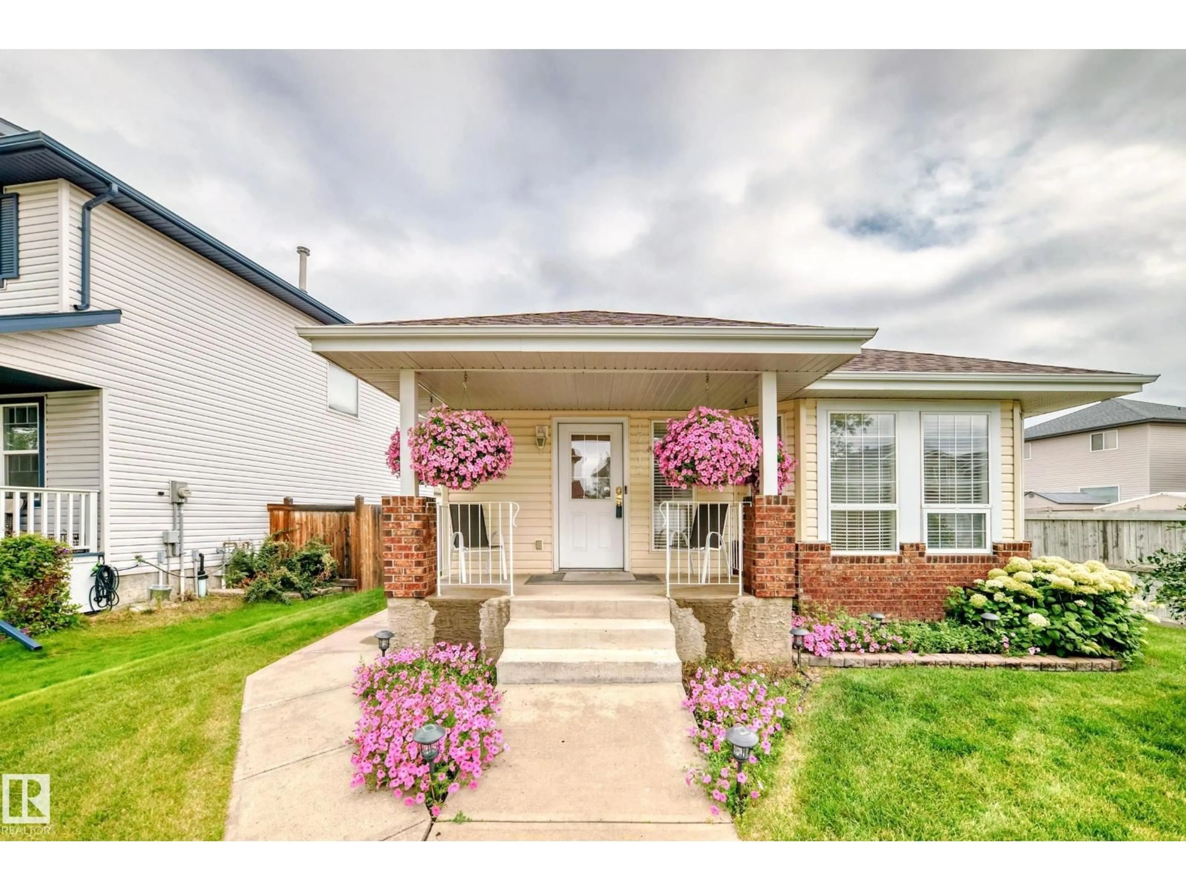 Unknown for NW - 17215 88 ST, Edmonton Alberta T5Z3R5