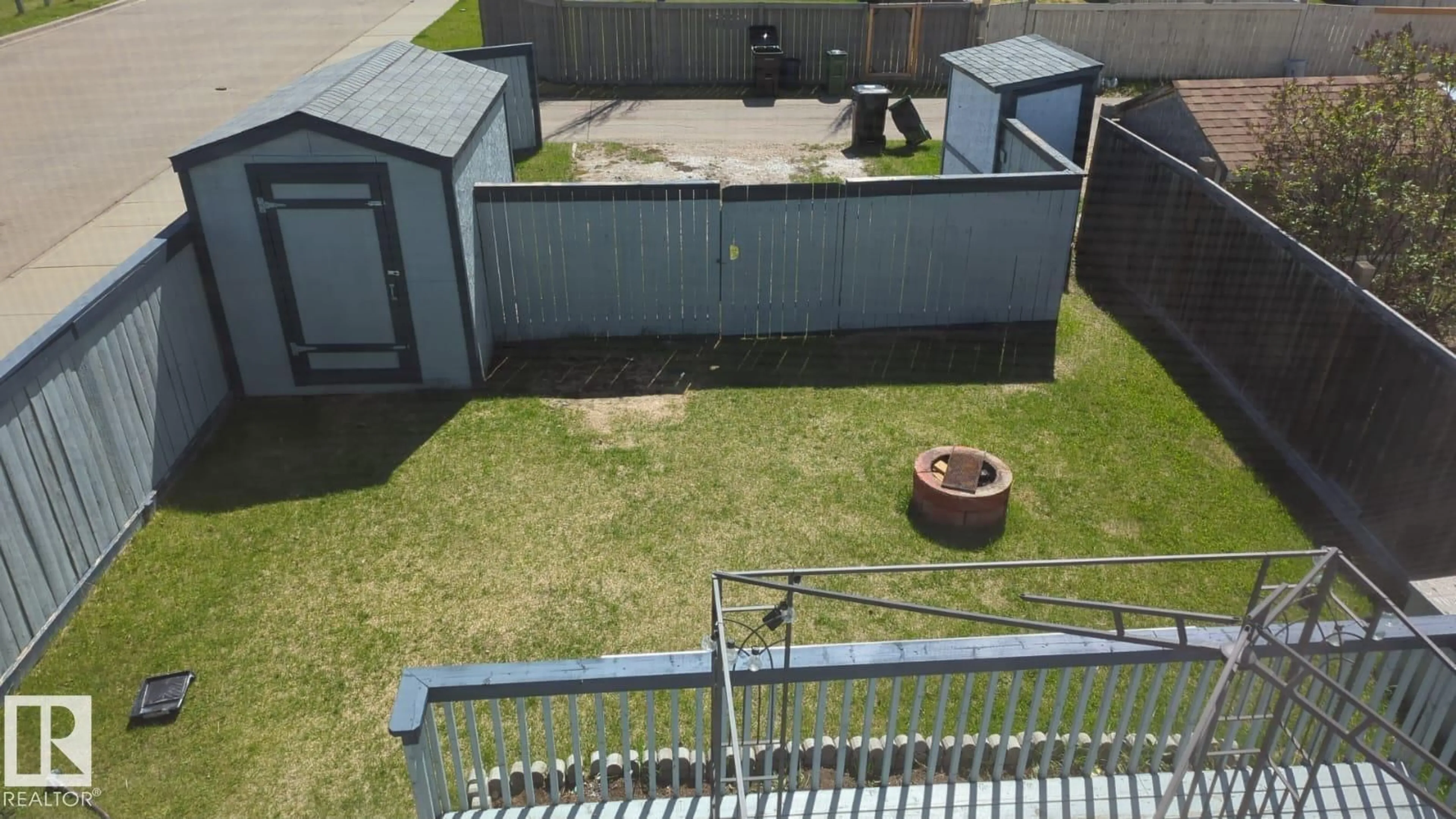 A pic from outside/outdoor area/front of a property/back of a property/a pic from drone, street for 3005 32 AV, Edmonton Alberta T6T1X1
