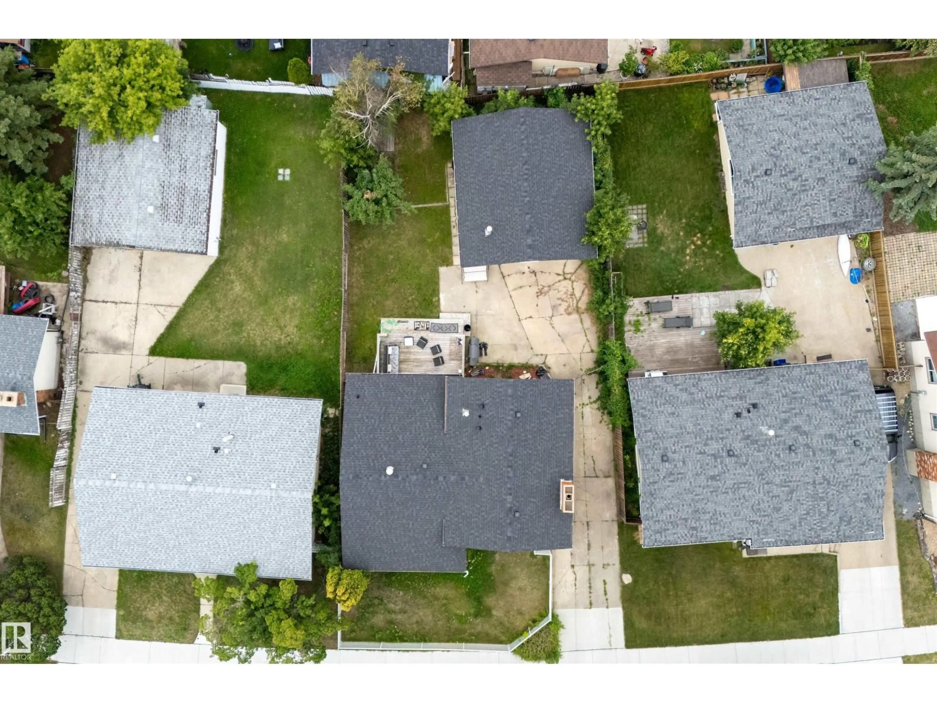 A pic from outside/outdoor area/front of a property/back of a property/a pic from drone, street for 10304 164 AV, Edmonton Alberta T5X2E2