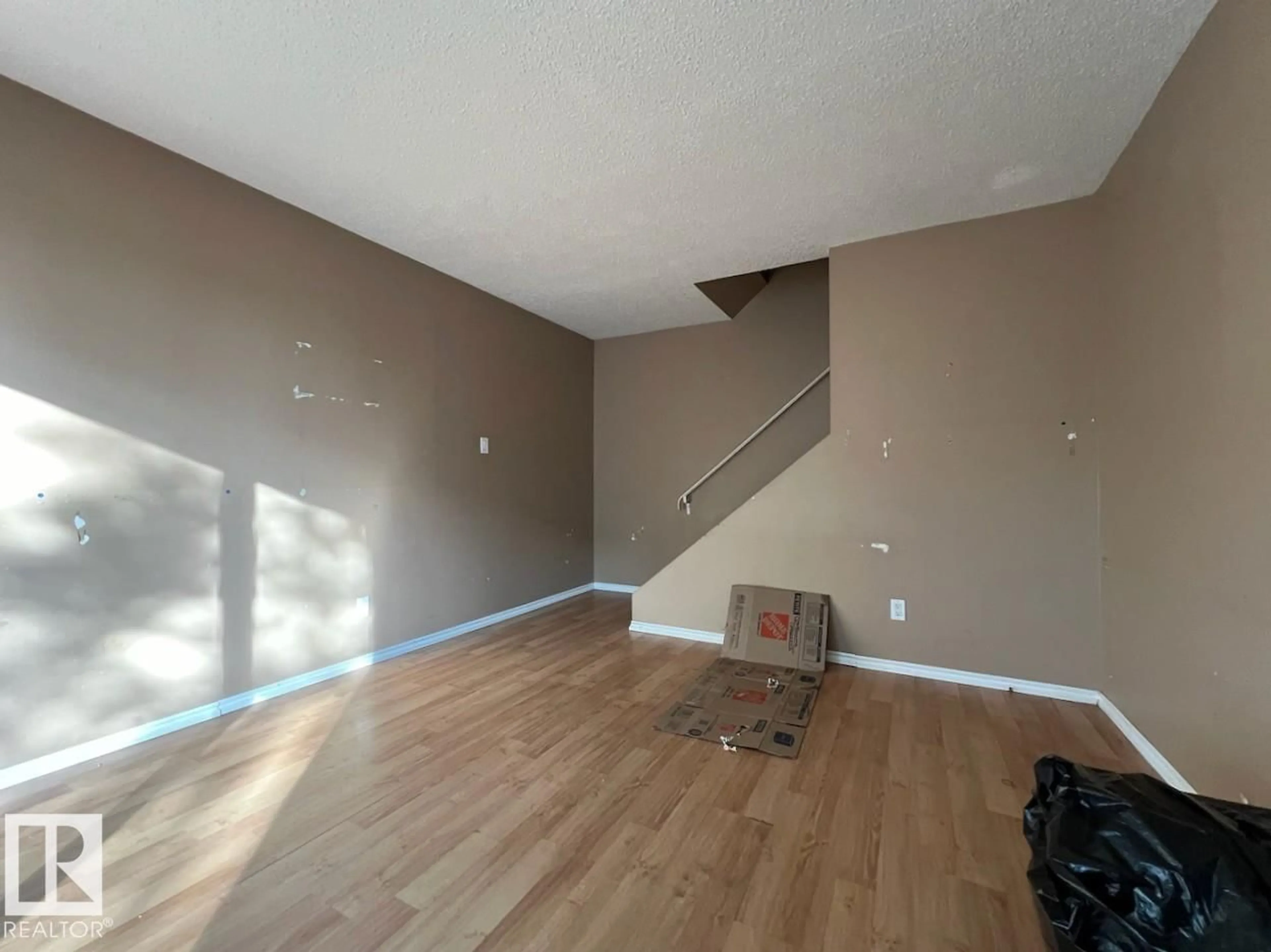 A pic of a room for 199B HOMESTEAD CR, Edmonton Alberta T5A2Y2