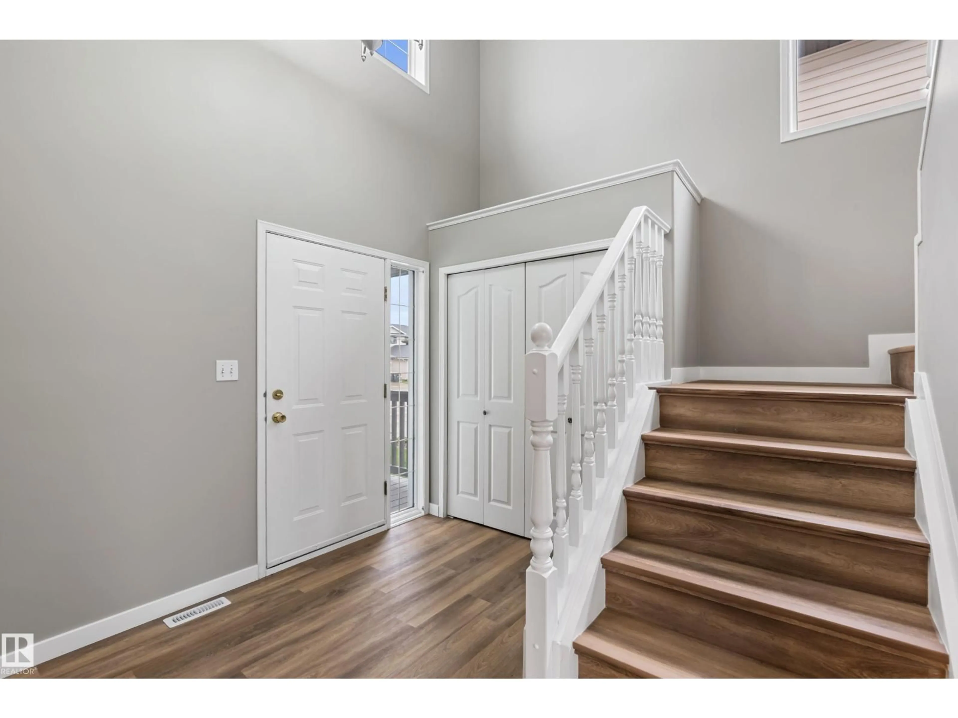Indoor entryway for 132 FOXBORO, Sherwood Park Alberta T8A6C8