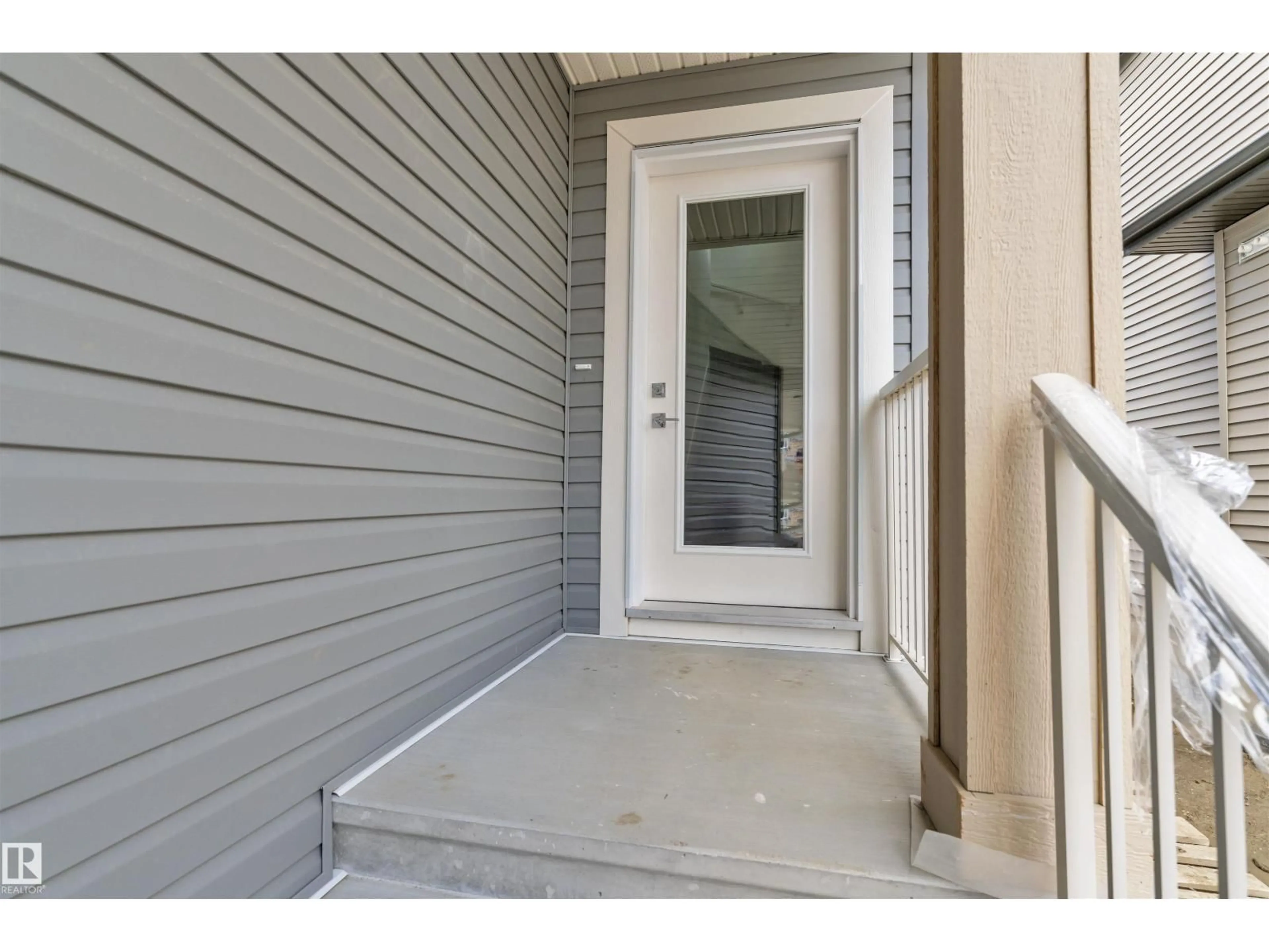 Indoor entryway for 110 MITCHELL BEND, Leduc Alberta T9E1G1