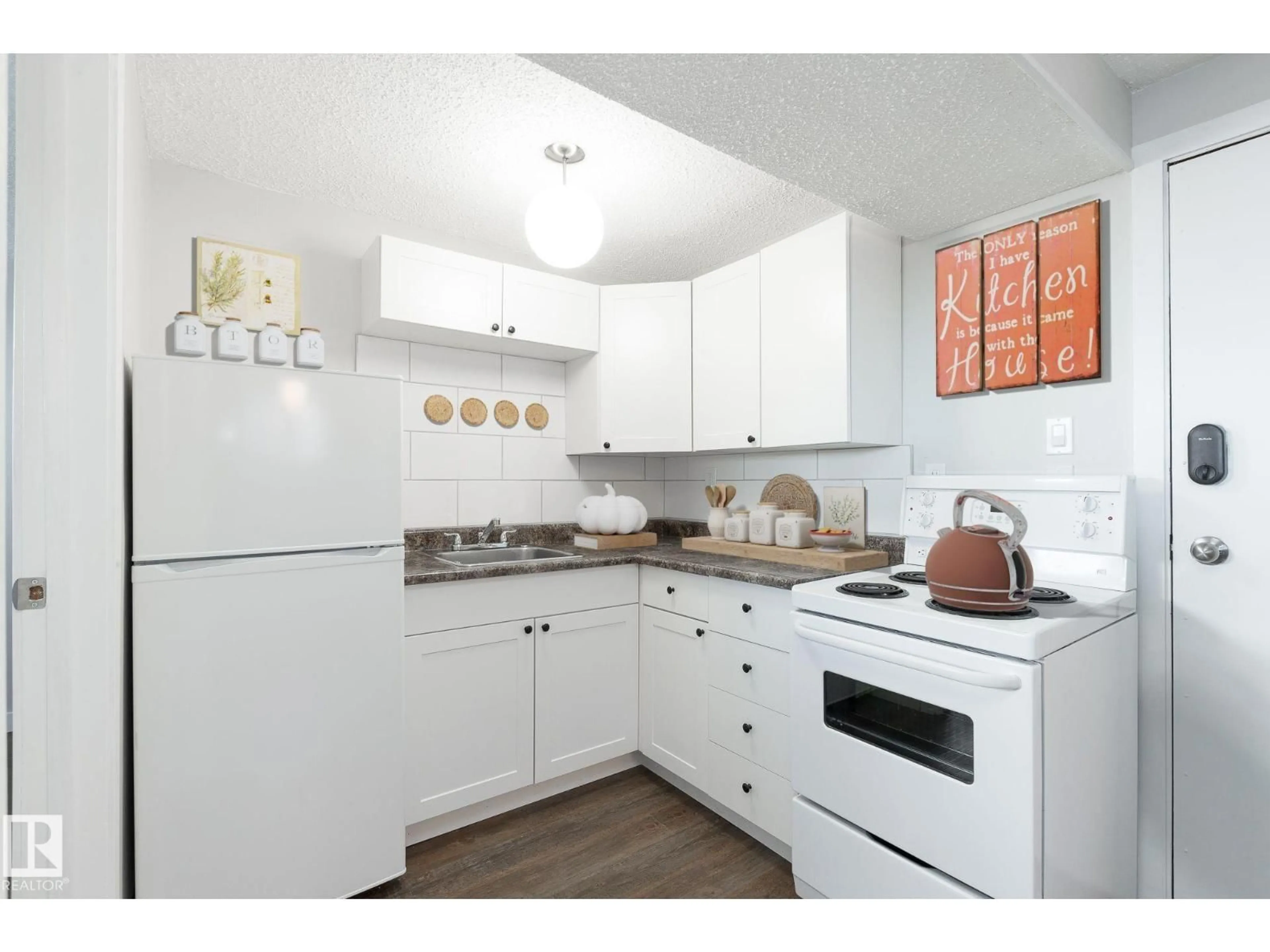 Standard kitchen, unknown for NW - 12732 113A ST, Edmonton Alberta T5E5B3