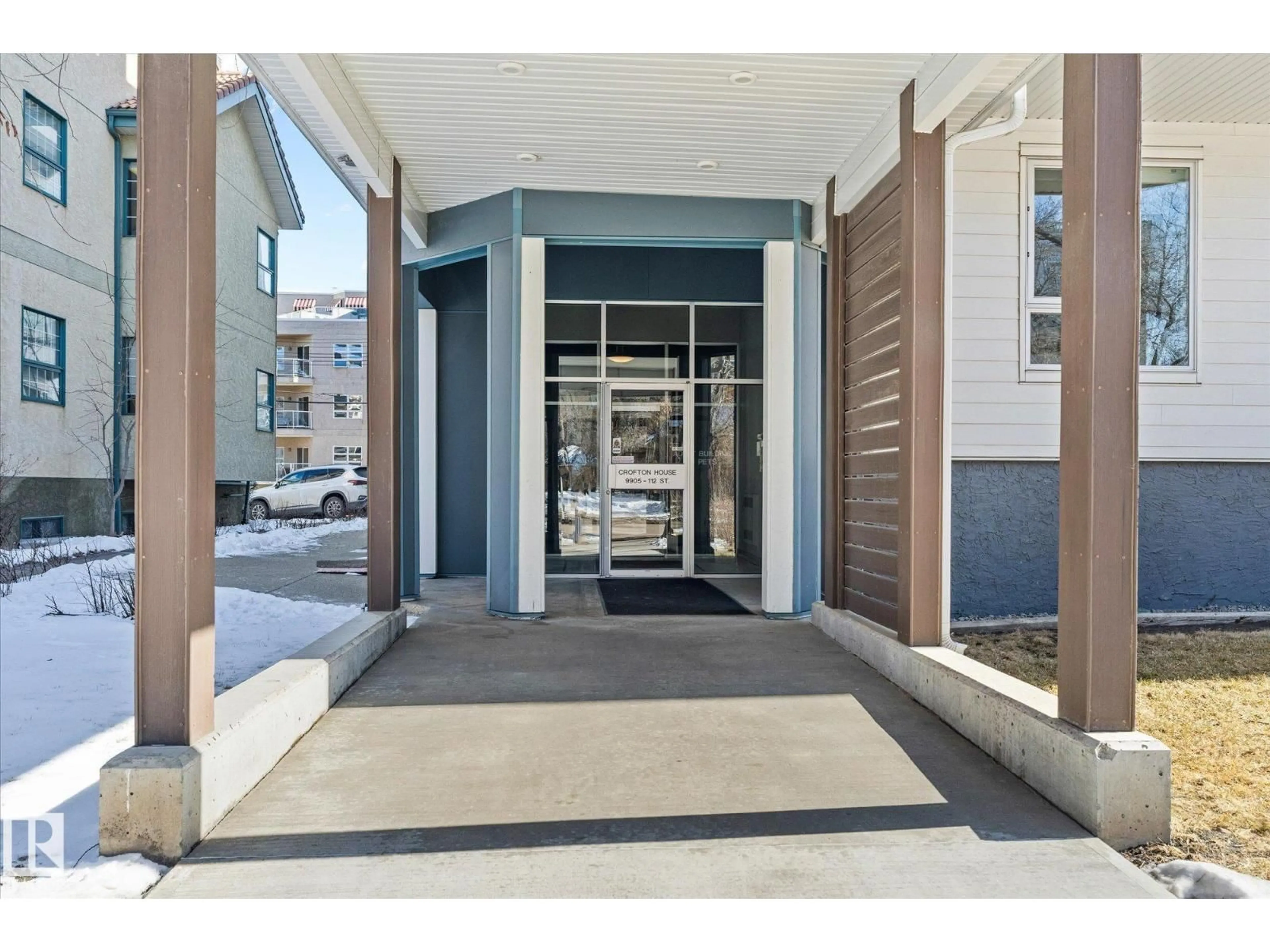 Indoor foyer for #202 - 9905 112 ST NW, Edmonton Alberta T5K1L6