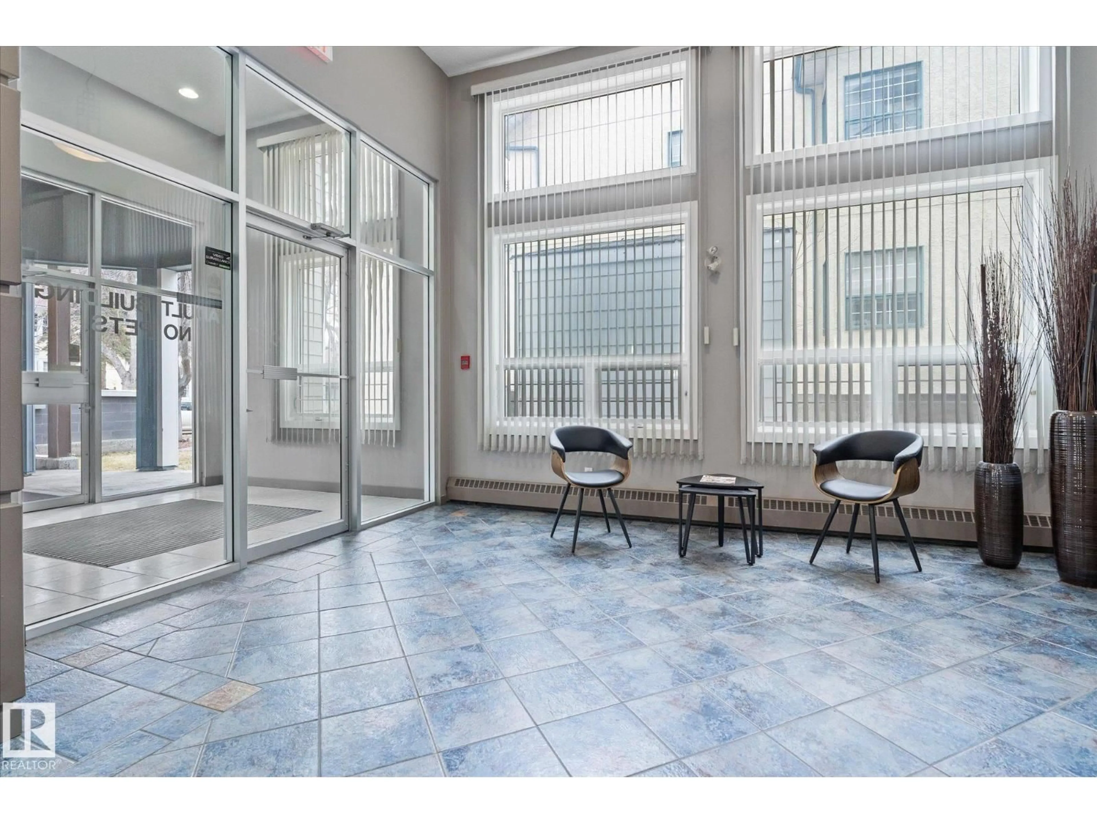 Indoor foyer for #202 - 9905 112 ST NW, Edmonton Alberta T5K1L6