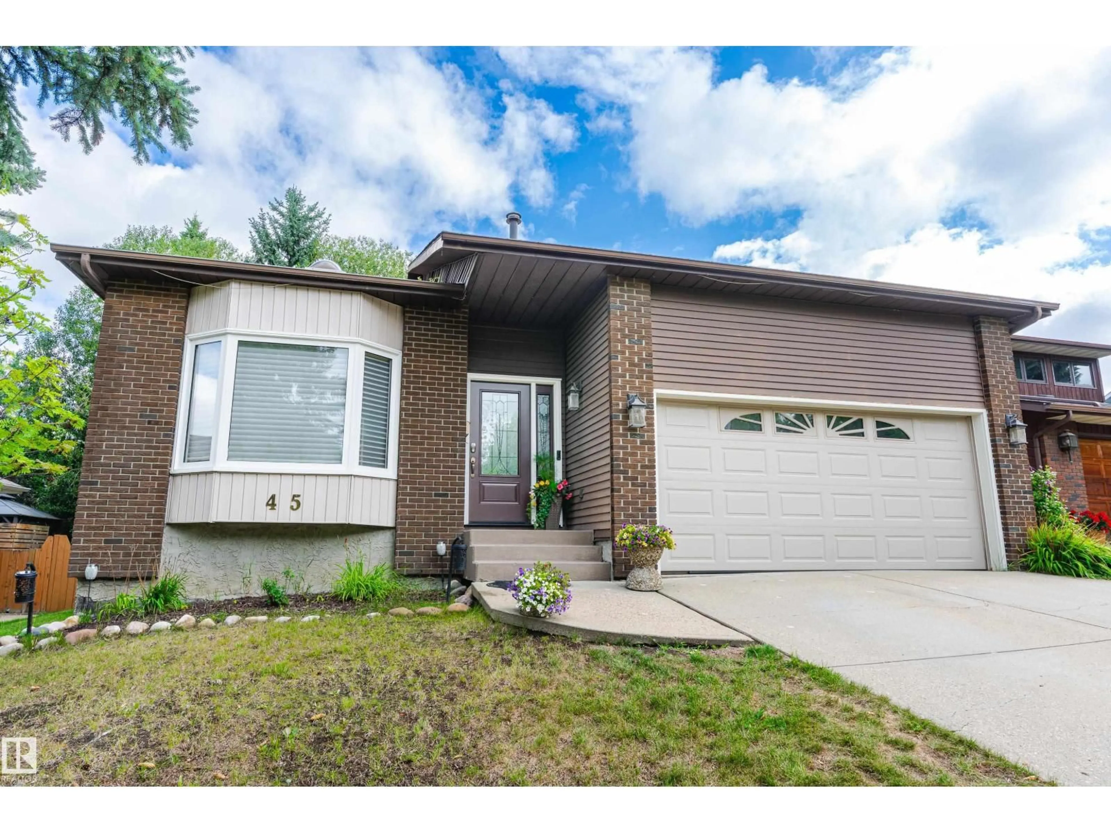 Home with brick exterior material, street for 45 WENTWORTH CR, St. Albert Alberta T8N3G7