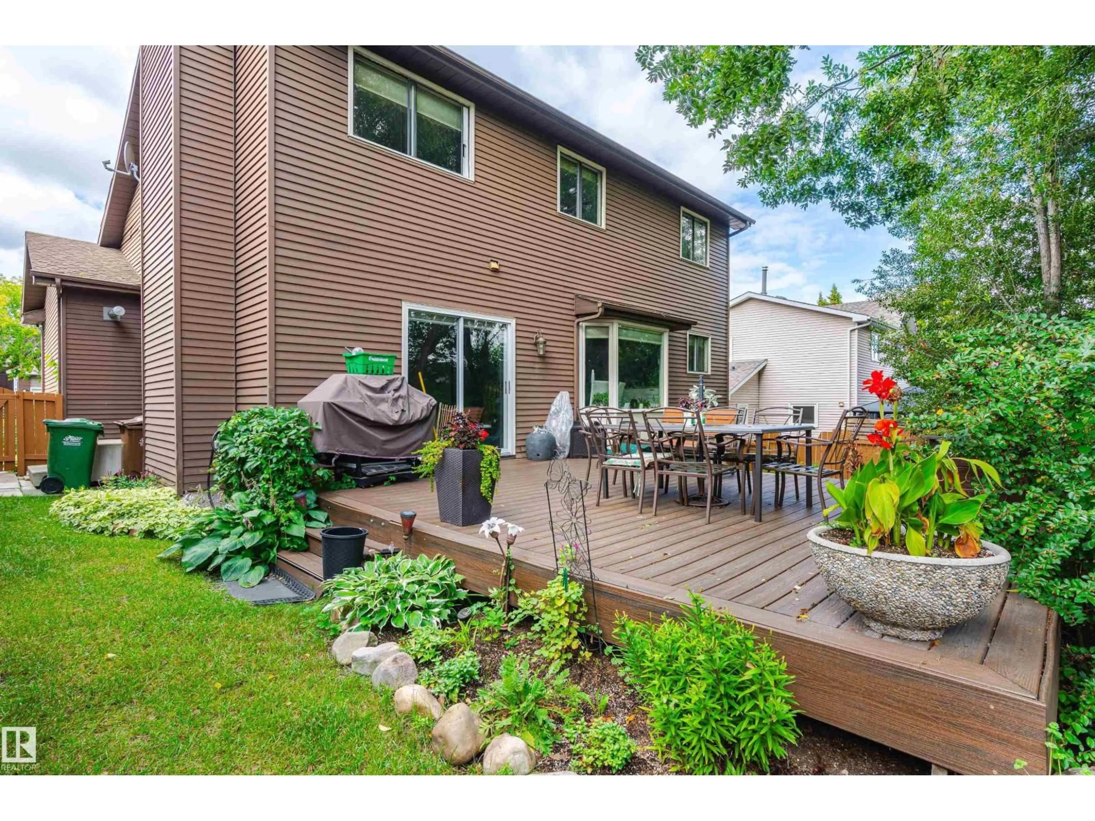 Patio, street for 45 WENTWORTH CR, St. Albert Alberta T8N3G7