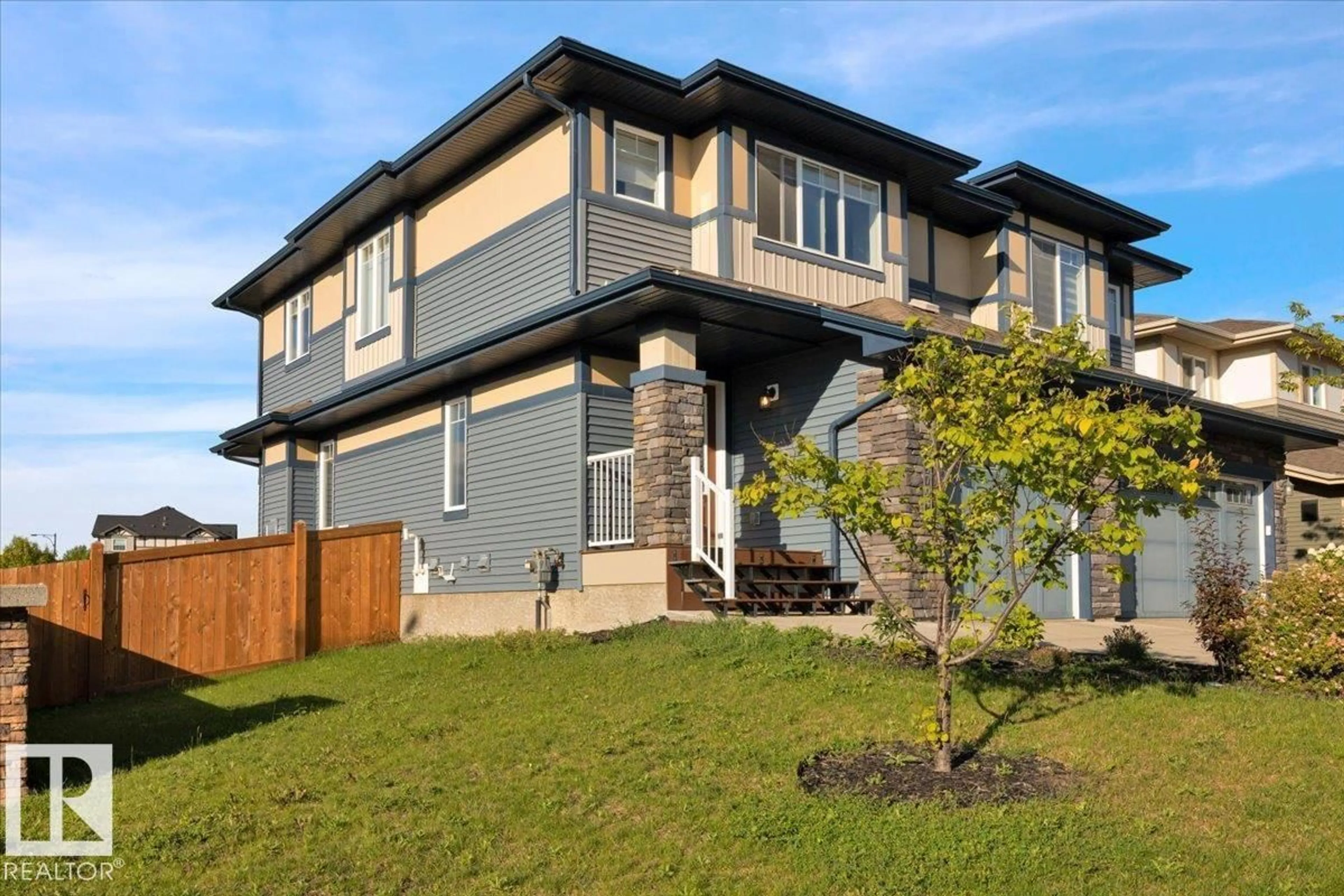 Home with vinyl exterior material, unknown for SW - 3704 WEIDLE CR, Edmonton Alberta T6X2E2