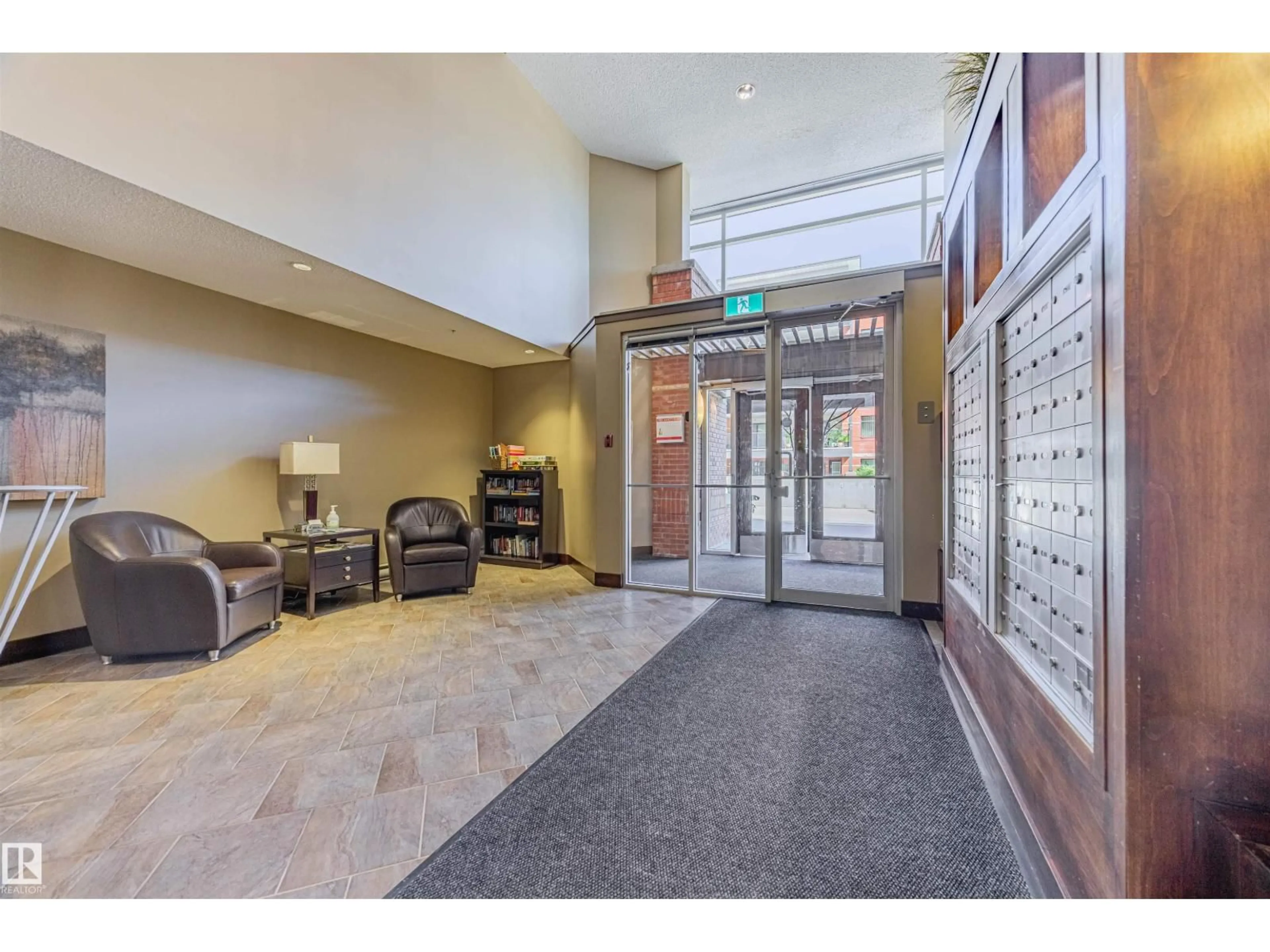 Indoor foyer for 412 141 FESTIVAL WY, Sherwood Park Alberta T8A3V8