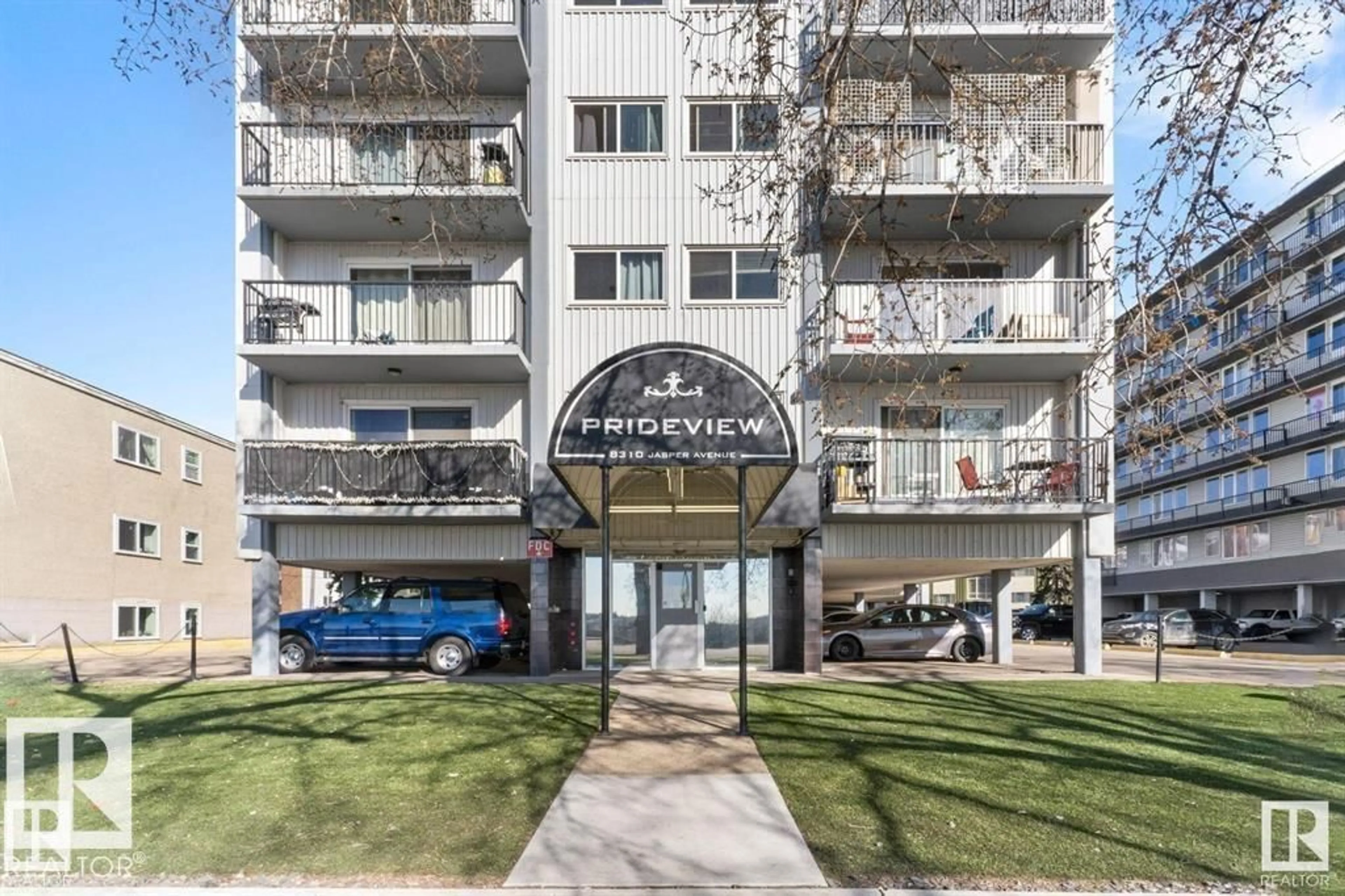 Indoor foyer for #306 - 8310 JASPER AV, Edmonton Alberta T5H3S3