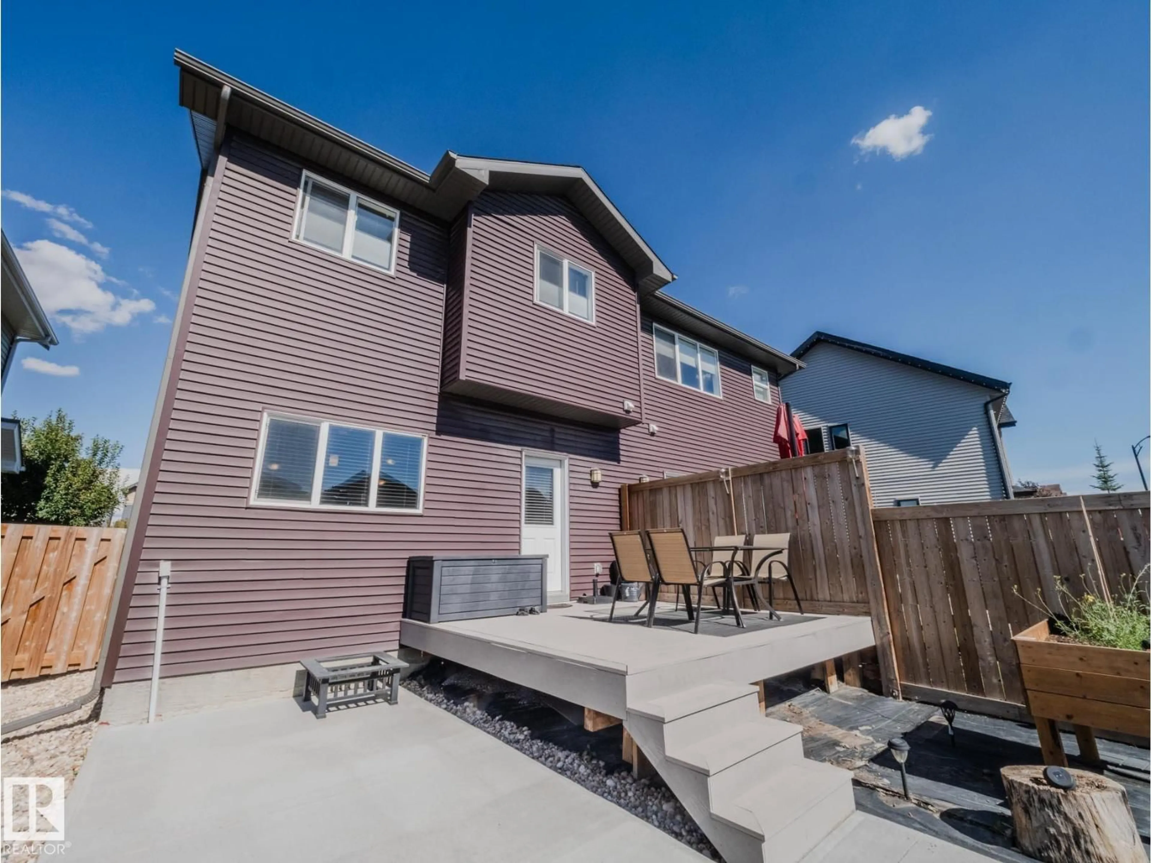Home with vinyl exterior material, unknown for 2028 CAVANAGH DR, Edmonton Alberta T6W3M7