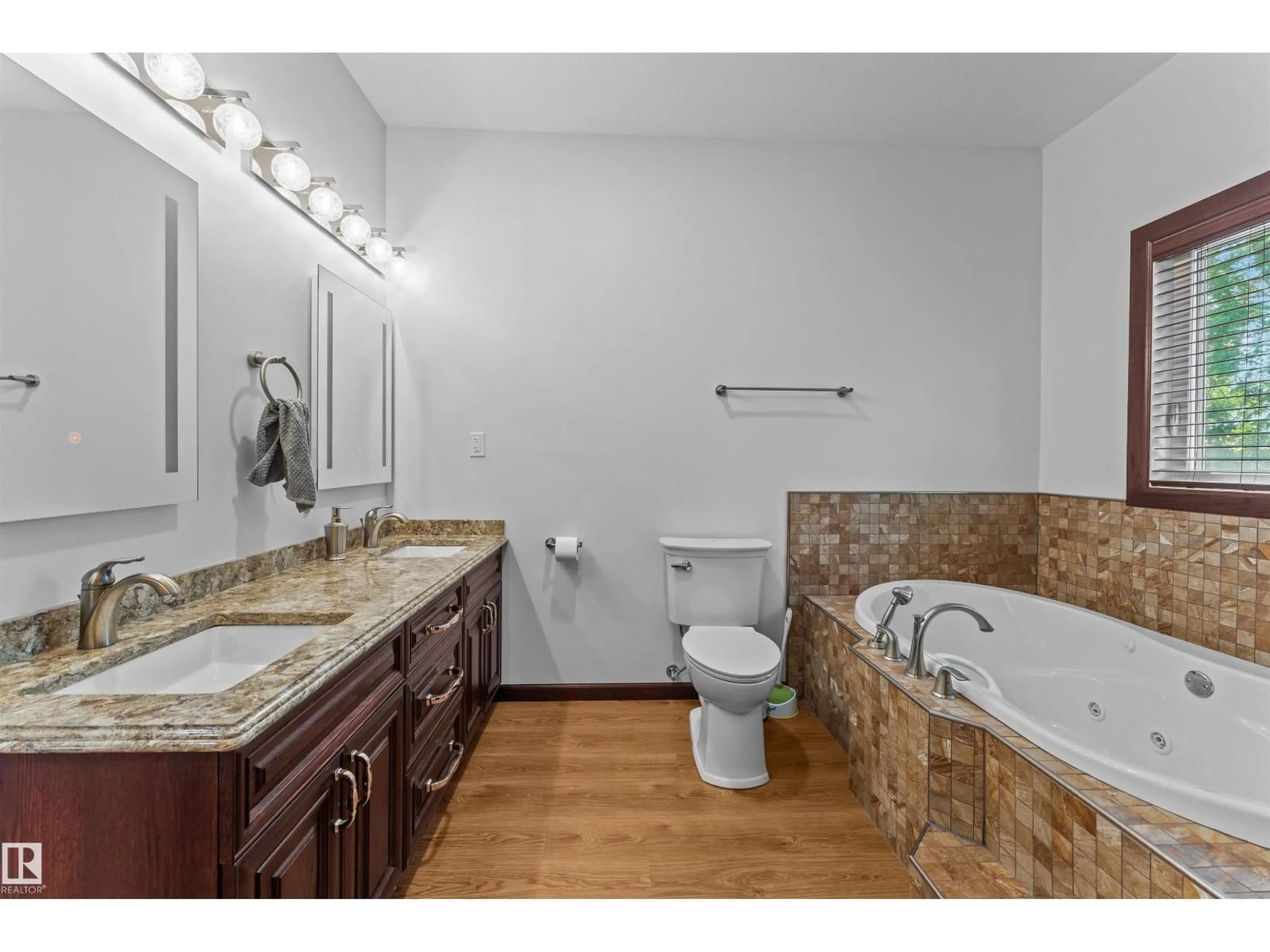 Standard bathroom, ceramic/tile floor for 564032-564034 RANGE ROAD 130, Rural Two Hills County Alberta T0B0P0