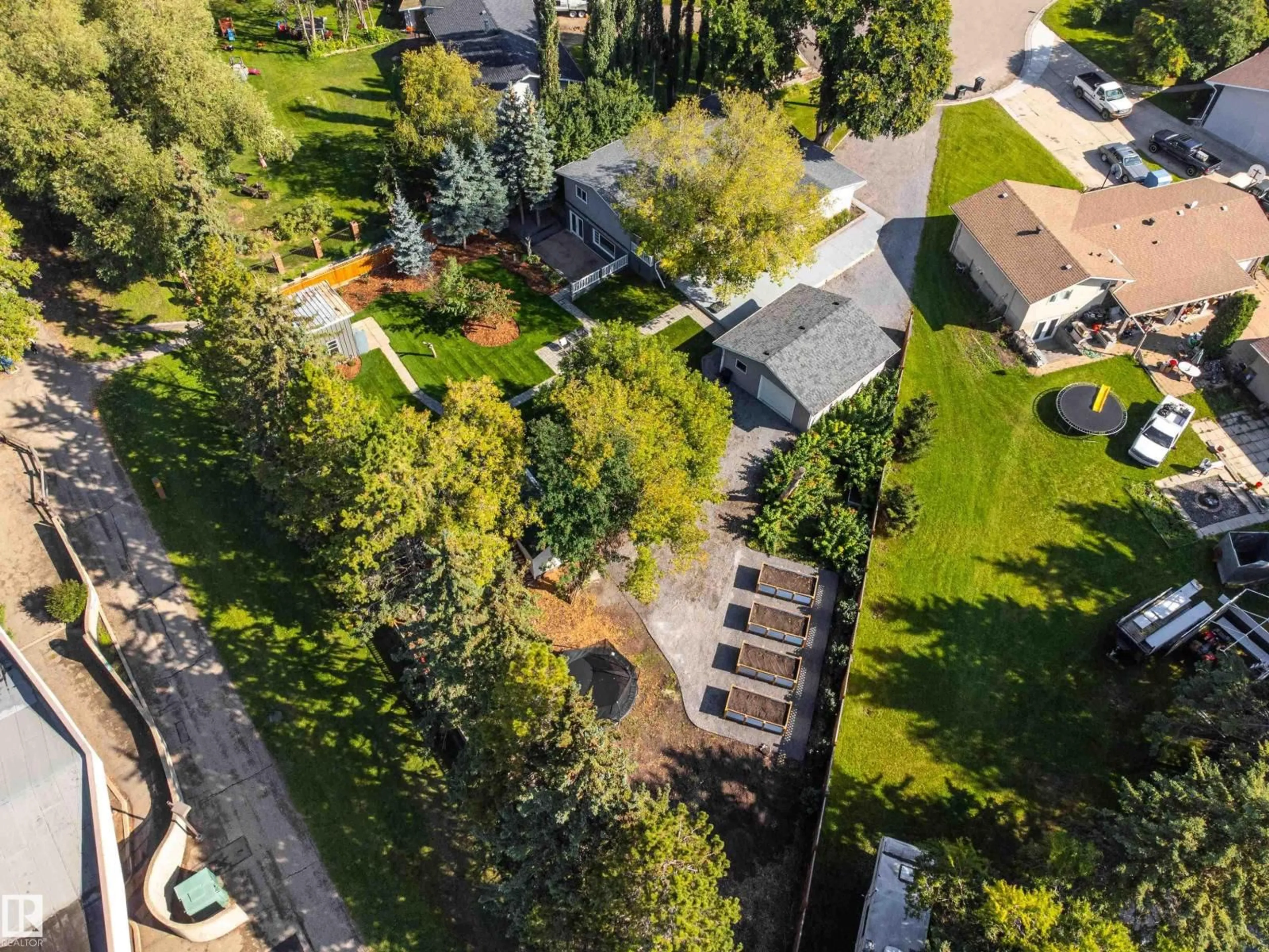 A pic from outside/outdoor area/front of a property/back of a property/a pic from drone, street for 6 GOSSETT PL, Spruce Grove Alberta T7X0J5