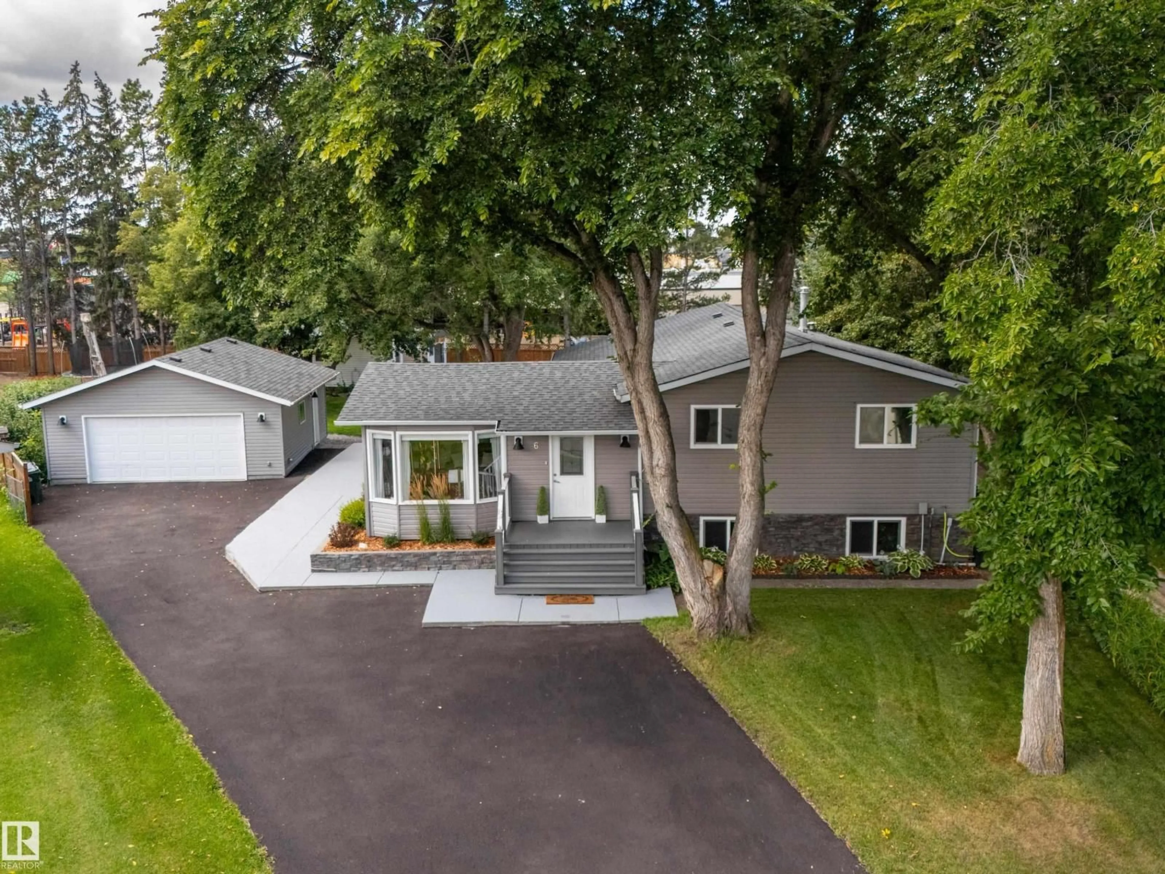 A pic from outside/outdoor area/front of a property/back of a property/a pic from drone, street for 6 GOSSETT PL, Spruce Grove Alberta T7X0J5
