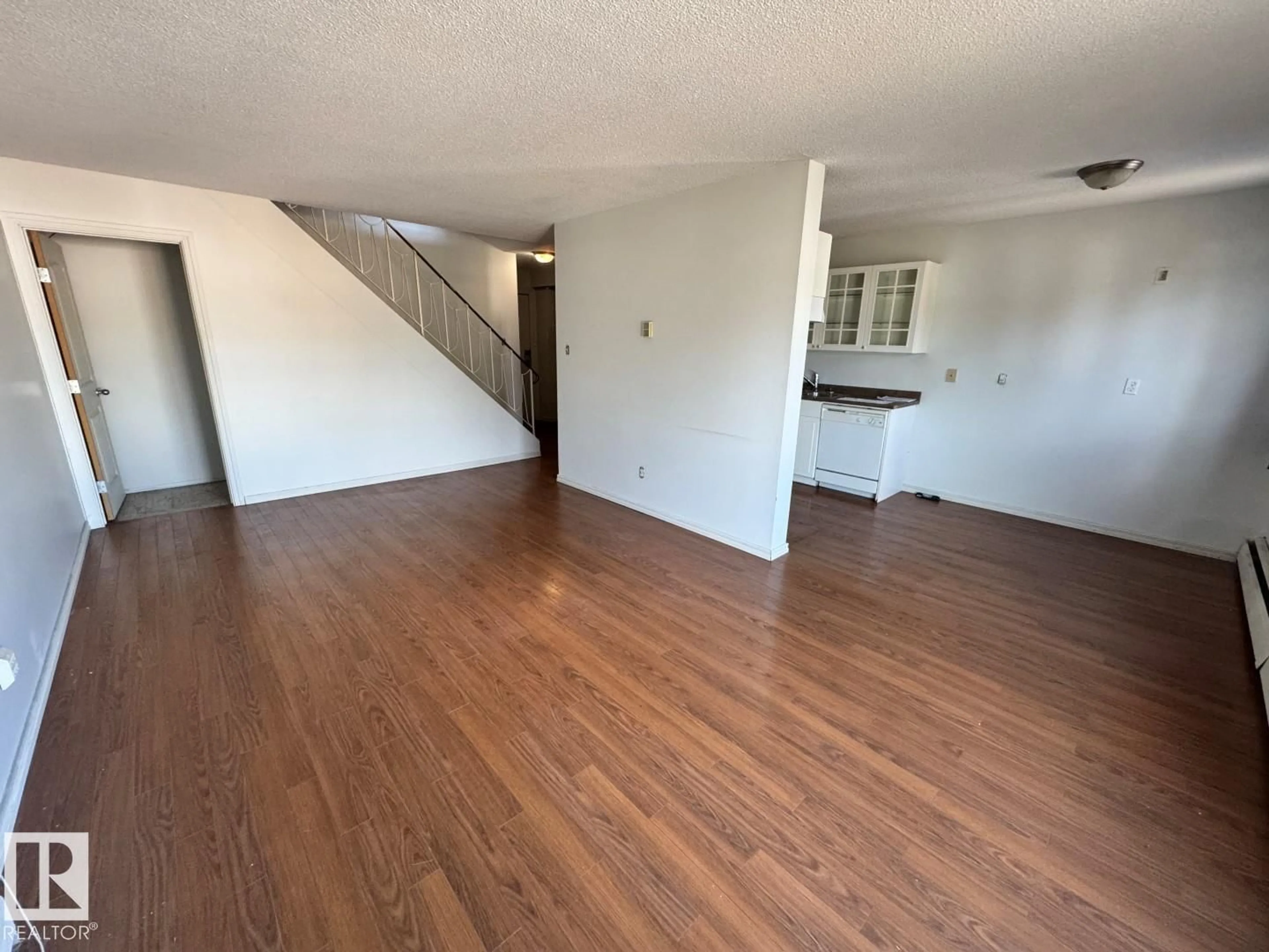 A pic of a room for 205 - 11429 124 ST, Edmonton Alberta T5M0K4