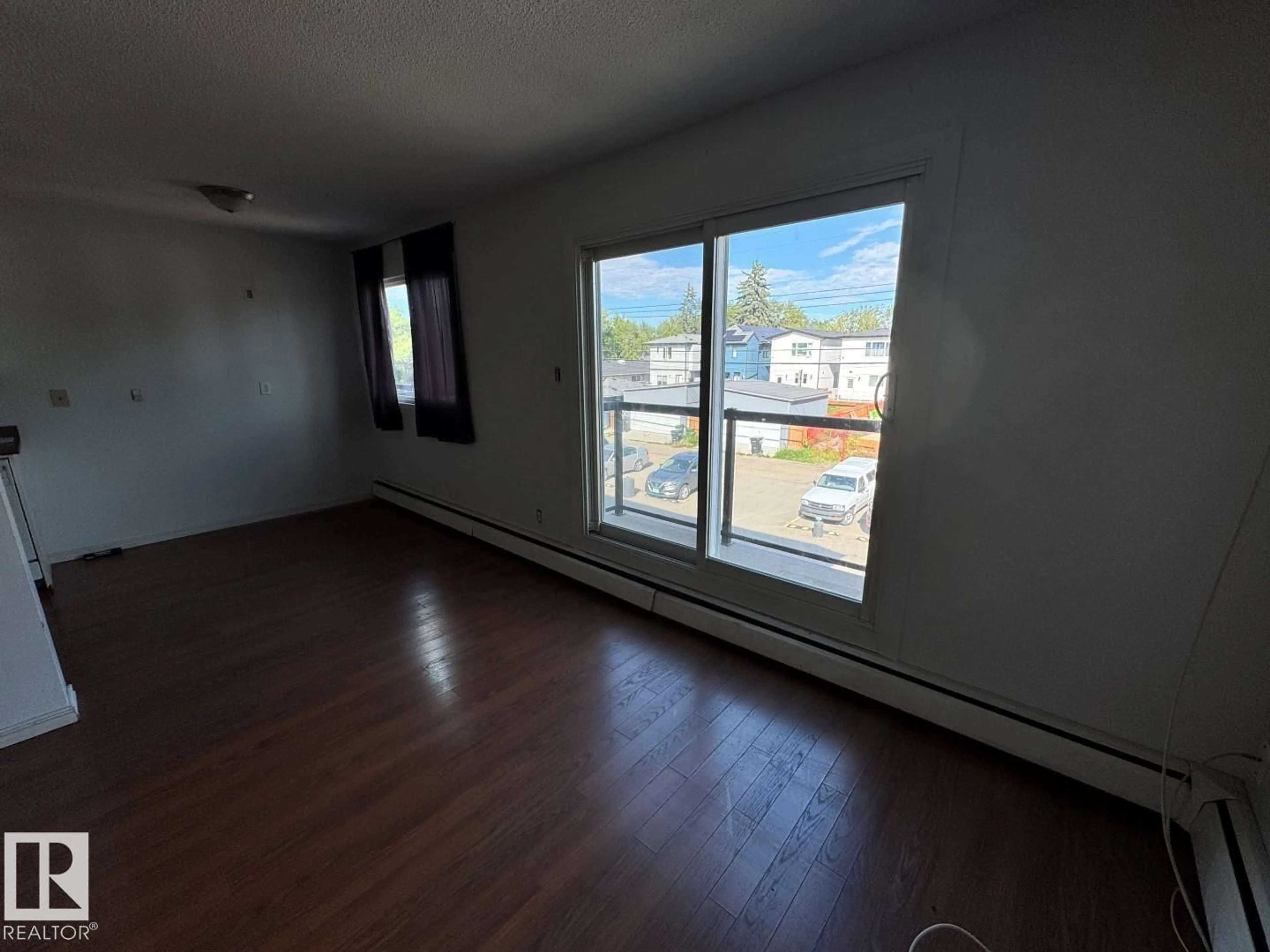 A pic of a room for 205 - 11429 124 ST, Edmonton Alberta T5M0K4