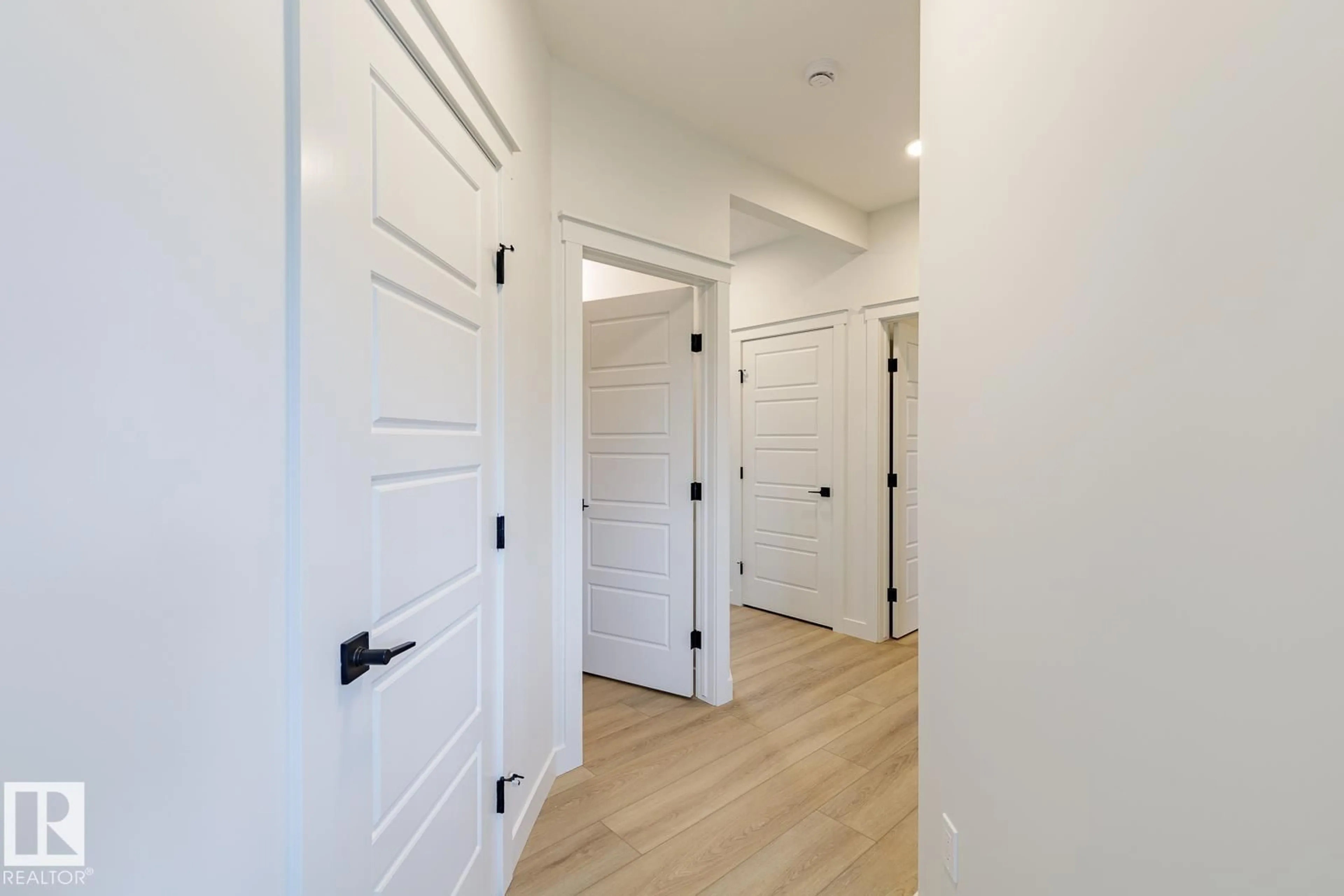 Indoor entryway for 82 SILVERSTONE DR, Stony Plain Alberta T7Z0E8