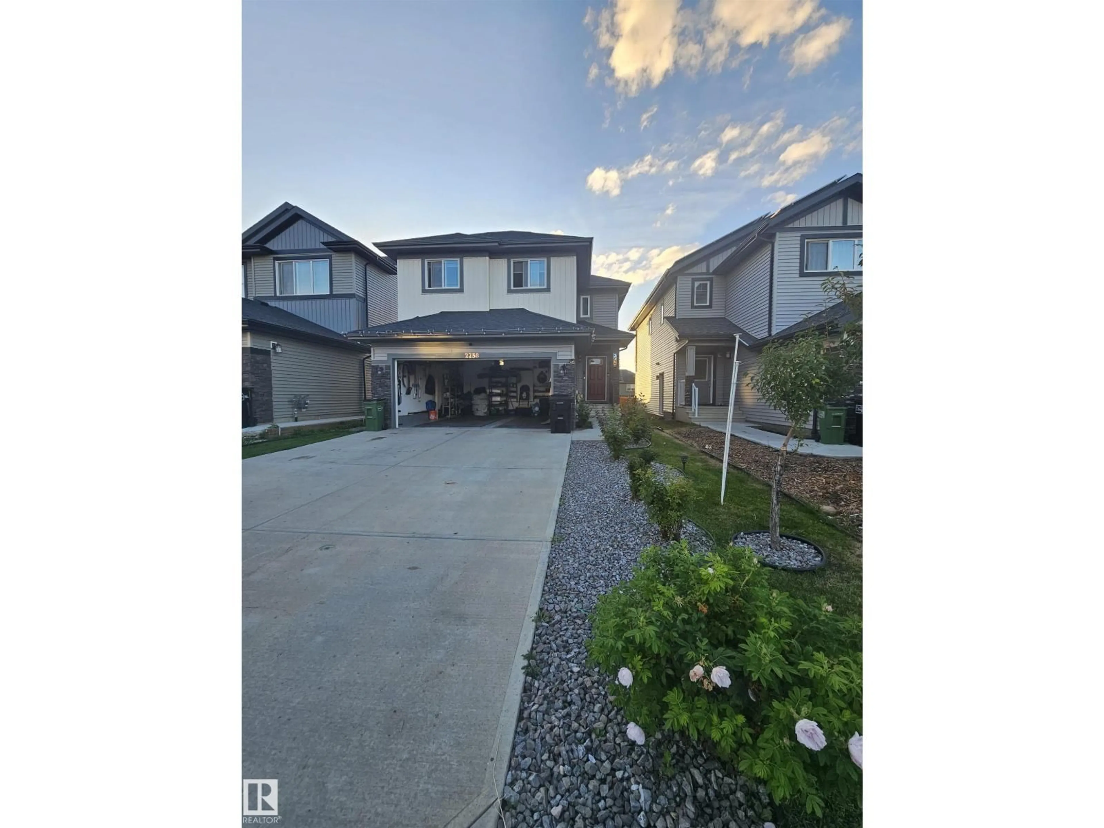 A pic from outside/outdoor area/front of a property/back of a property/a pic from drone, street for SW - 2258 57 ST, Edmonton Alberta T6X2P3