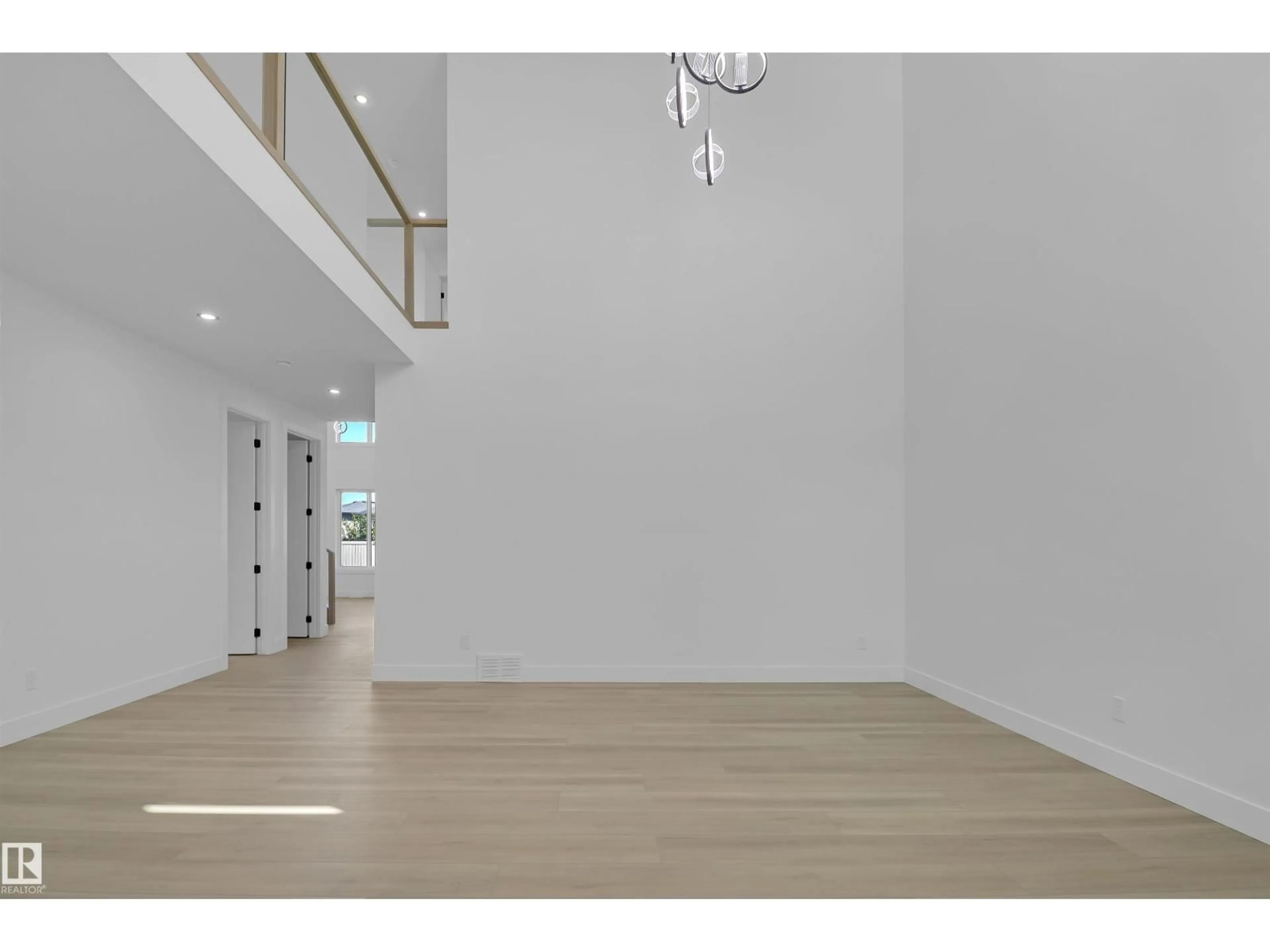 Indoor foyer for NW - 15043 15 ST, Edmonton Alberta T5Y3T4