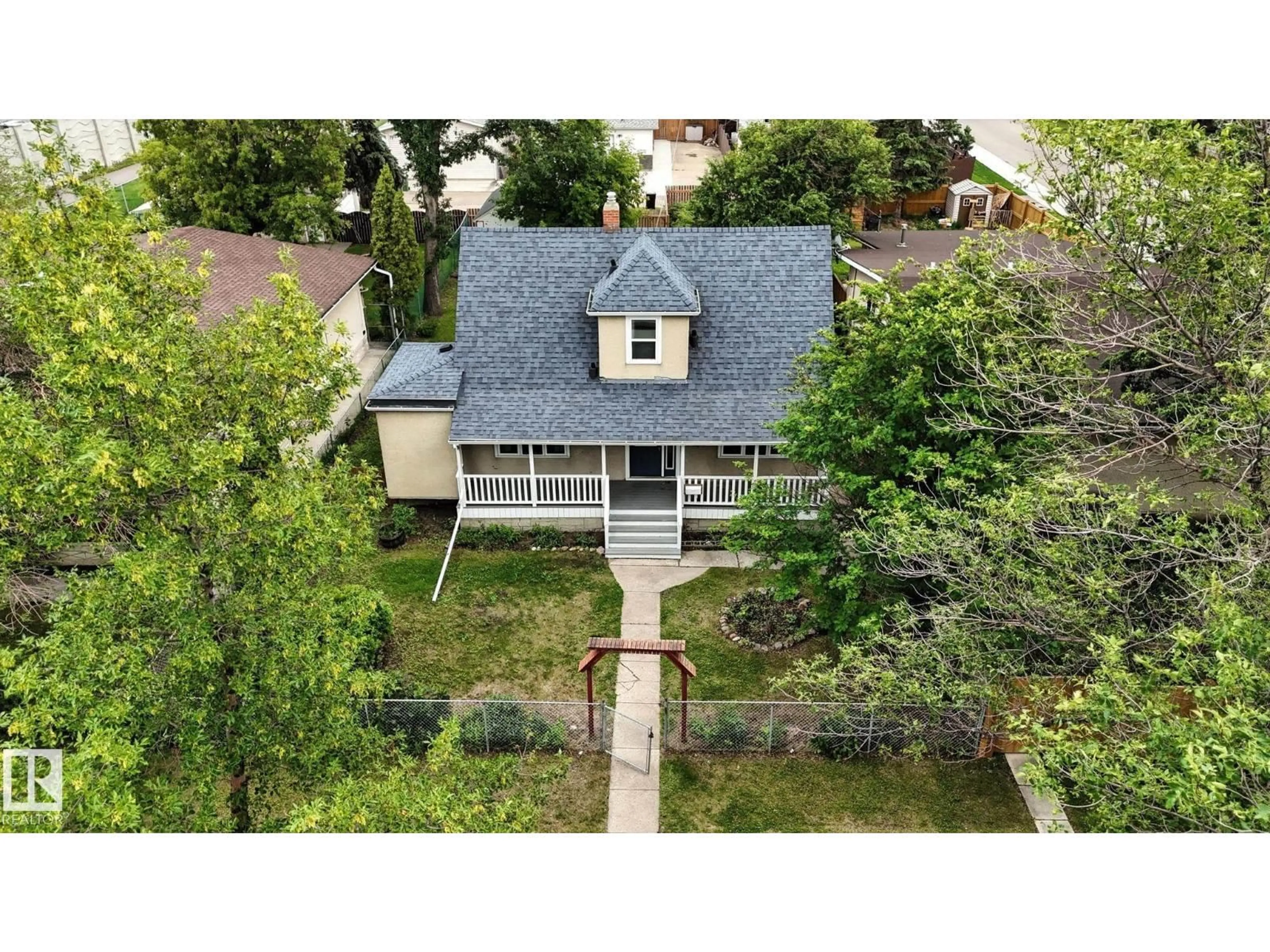 A pic from outside/outdoor area/front of a property/back of a property/a pic from drone, water/lake/river/ocean view for 12509 81 ST, Edmonton Alberta T5B2T8