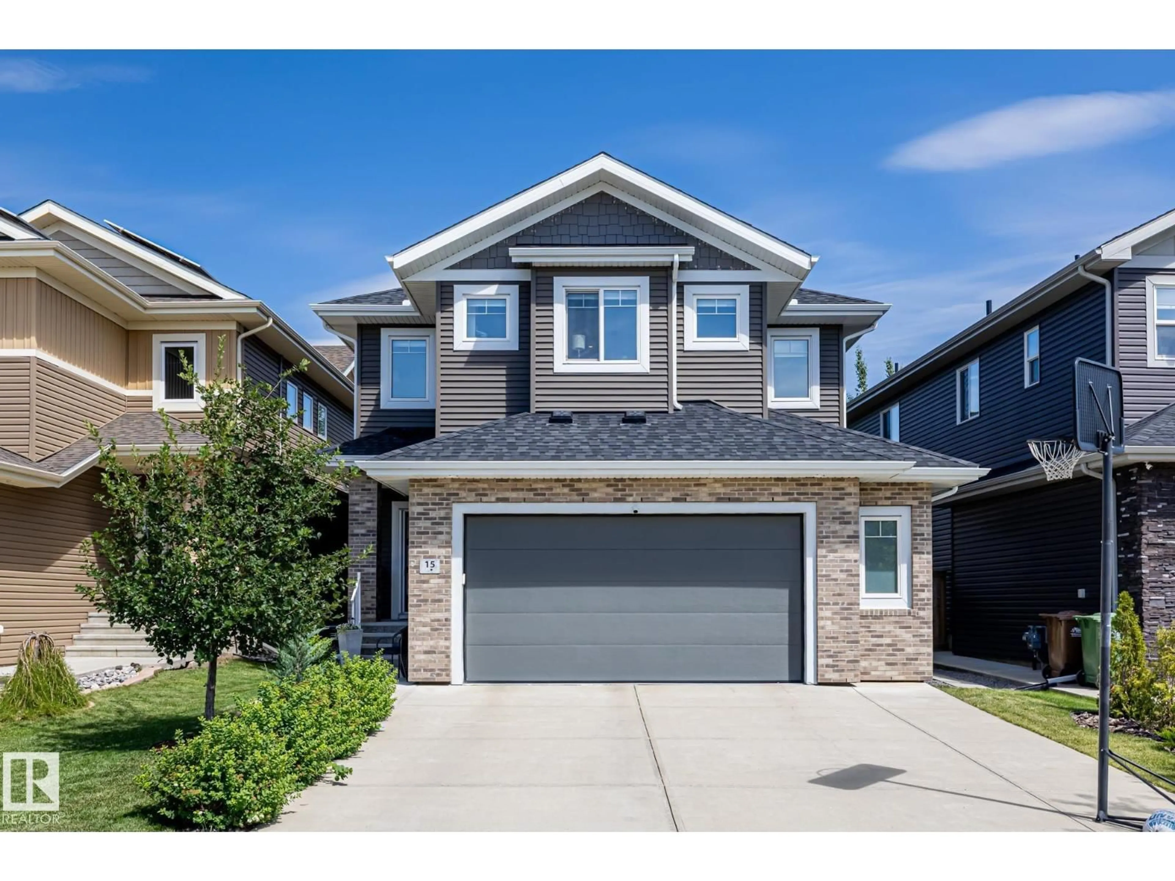 Home with vinyl exterior material, street for 15 ELISE PL, St. Albert Alberta T8N7P5