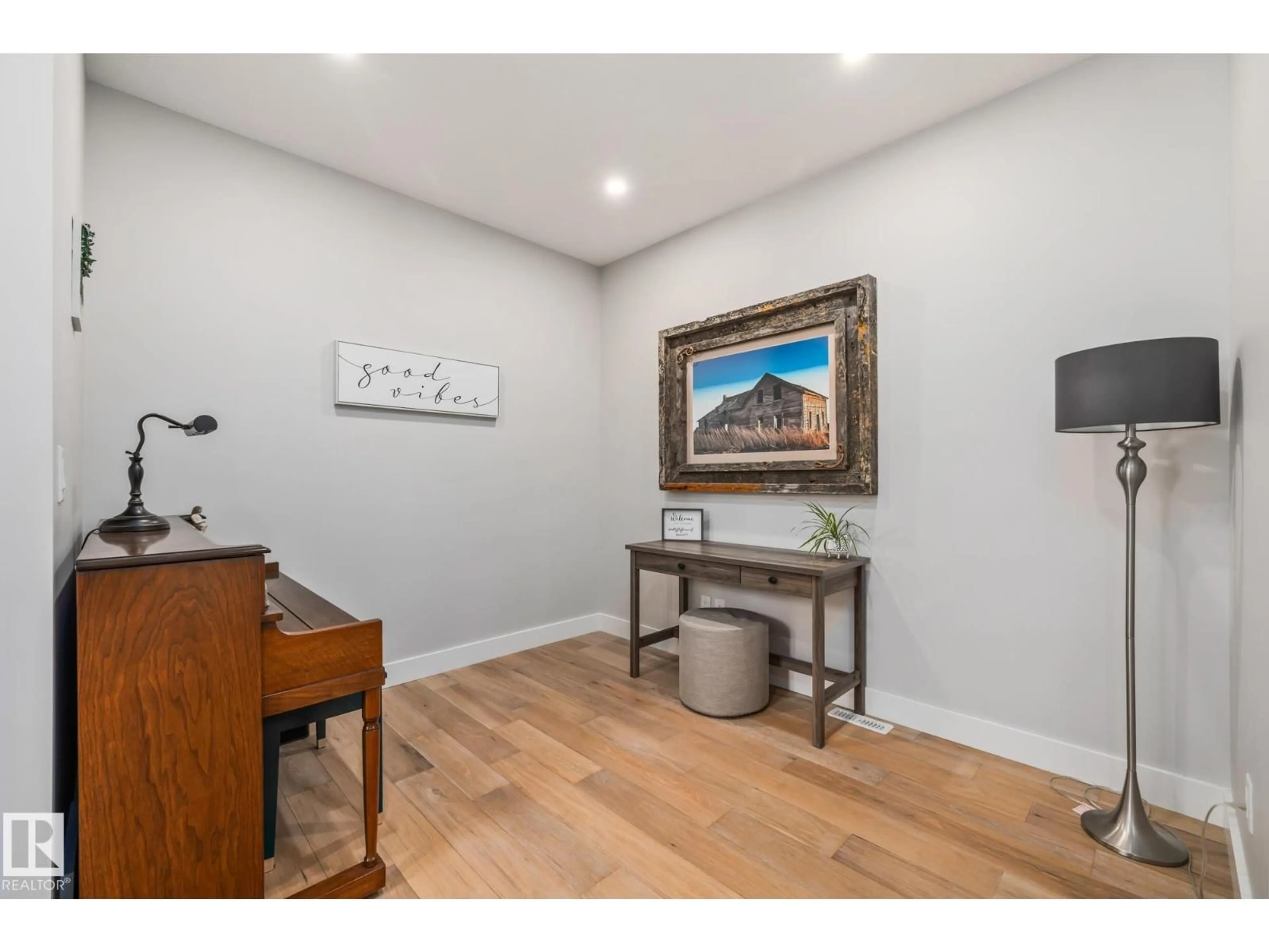 Indoor entryway for 15 ELISE PL, St. Albert Alberta T8N7P5