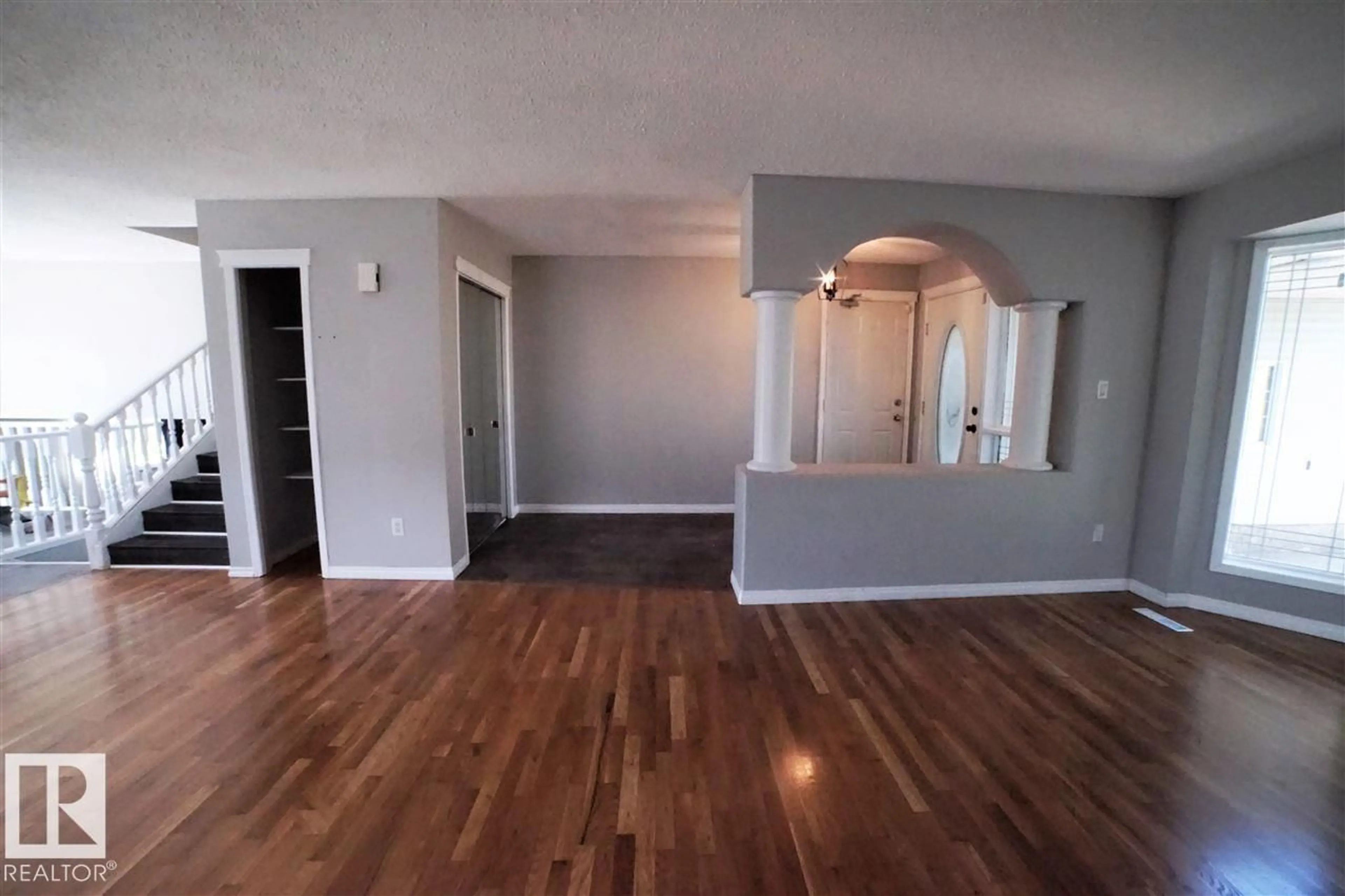 A pic of a room for 6041 40 AV, Edmonton Alberta T6L3P6