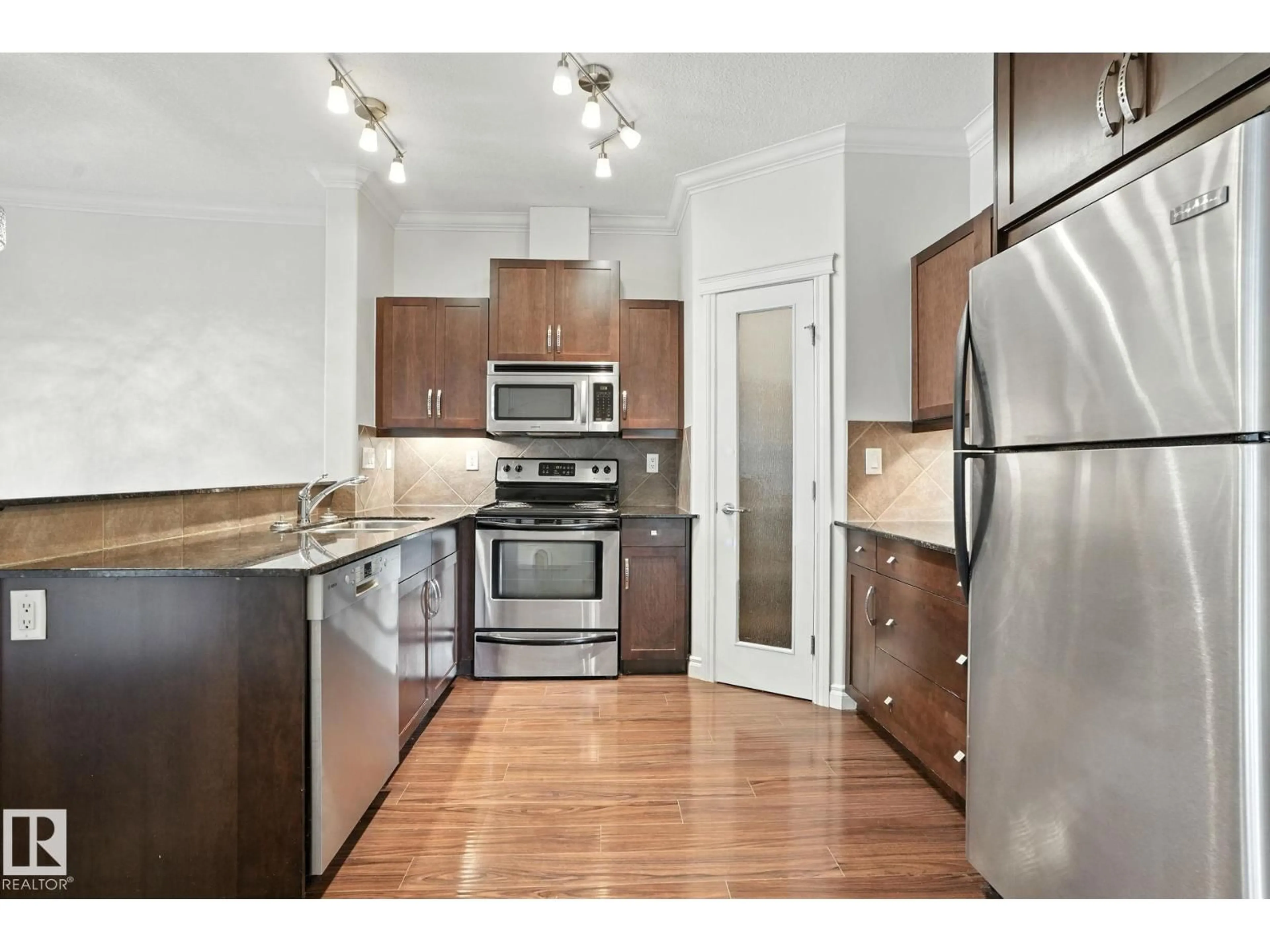 Standard kitchen, wood/laminate floor for #146 - 10121 80 AV, Edmonton Alberta T6E0B9