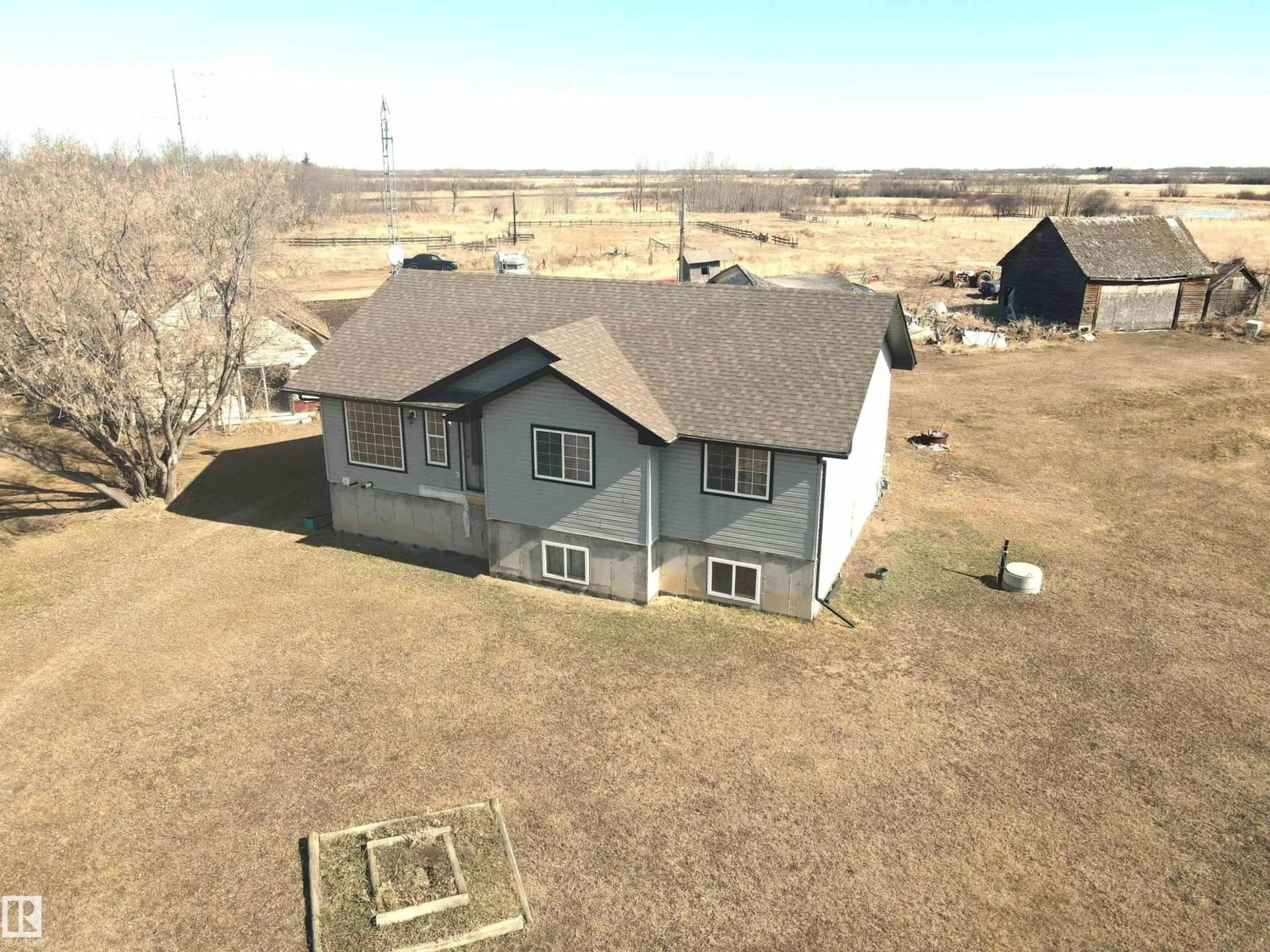A pic from outside/outdoor area/front of a property/back of a property/a pic from drone, building for 61501 RGE RD 464, Rural Bonnyville M.D. Alberta T9N2G5