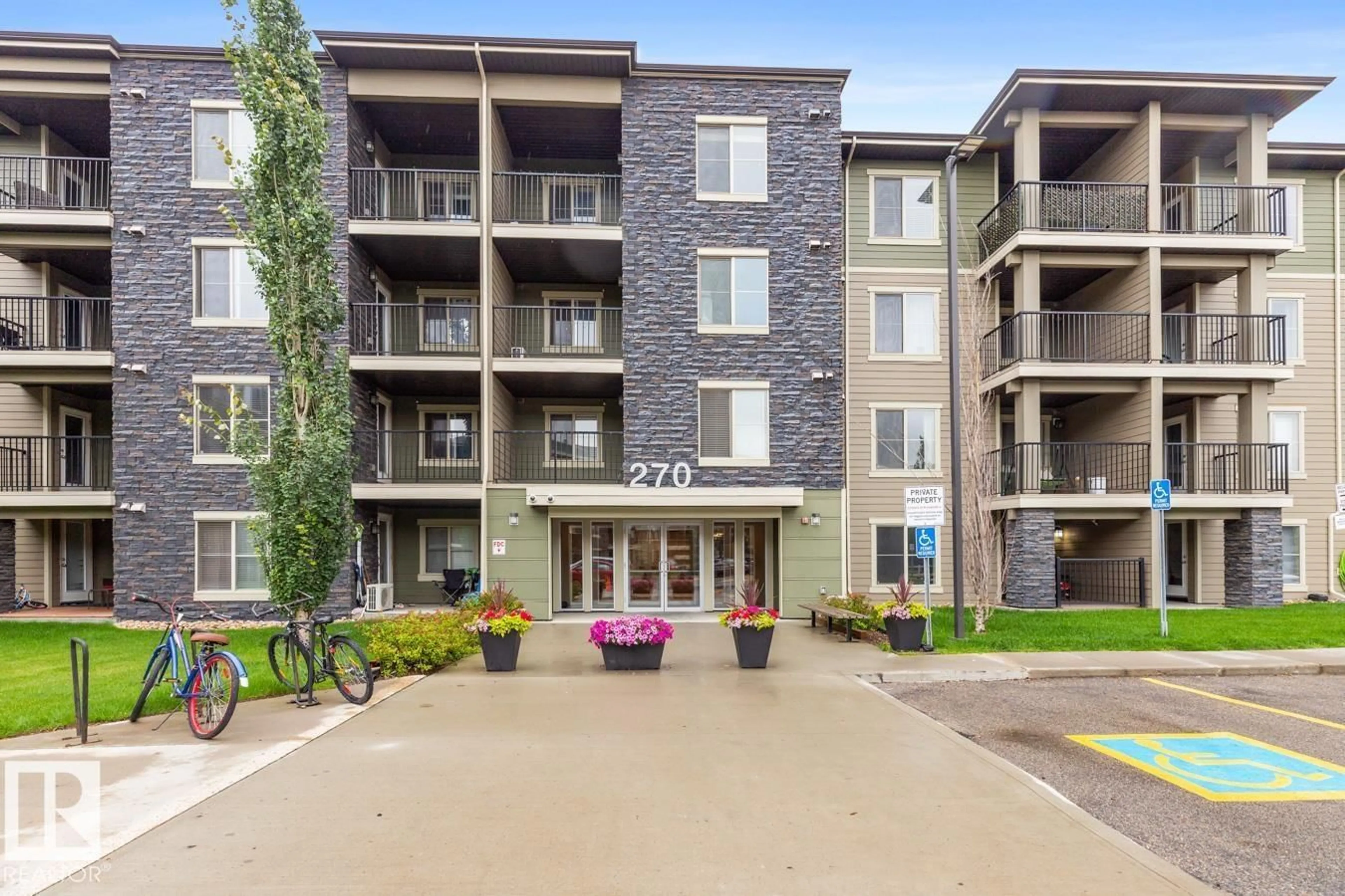 Patio, unknown for 270 - 420 MCCONACHIE DR, Edmonton Alberta T5Y3N4