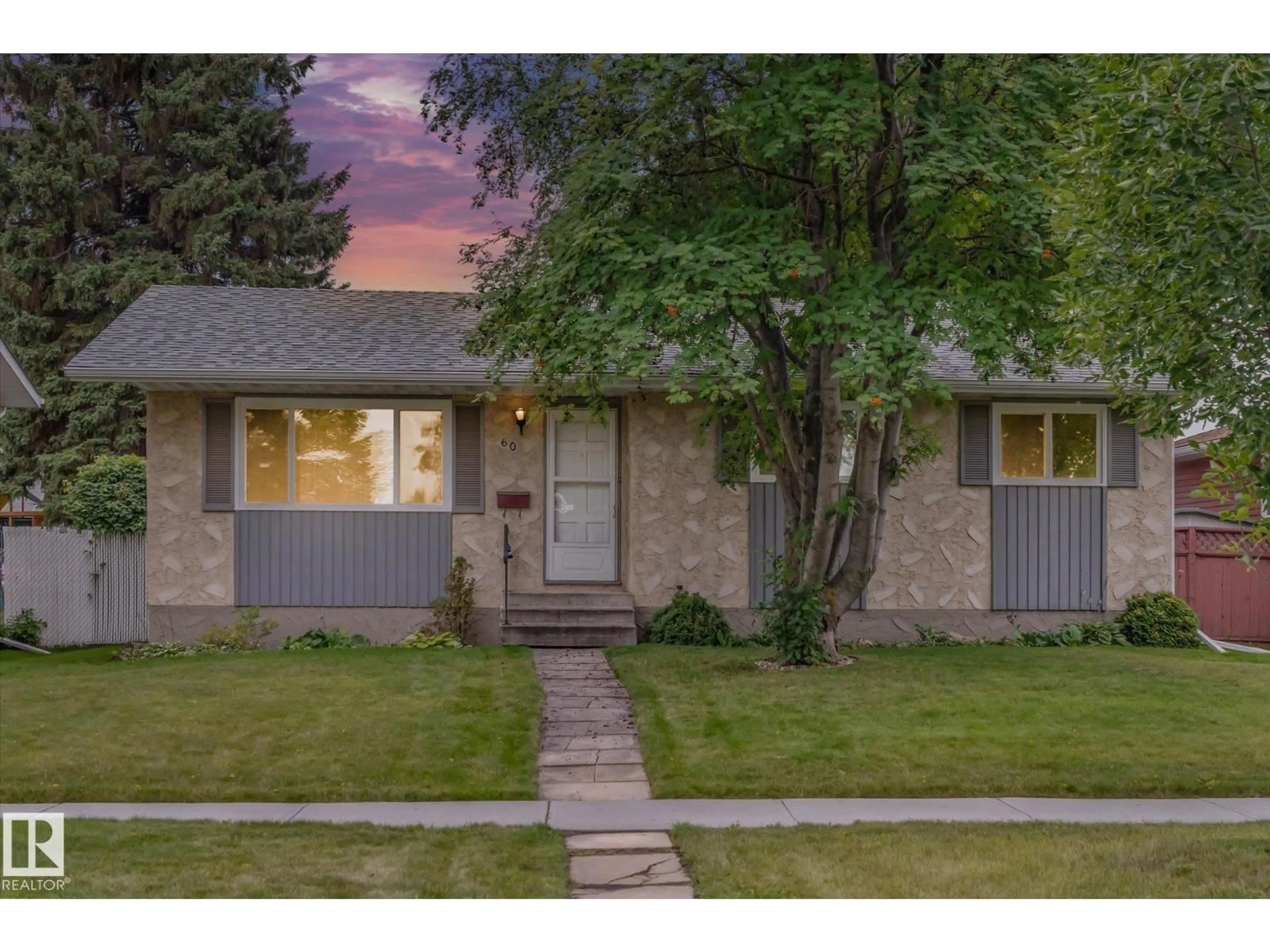 Home with vinyl exterior material, street for 60 WOODHAVEN DR, Spruce Grove Alberta T7X1M8