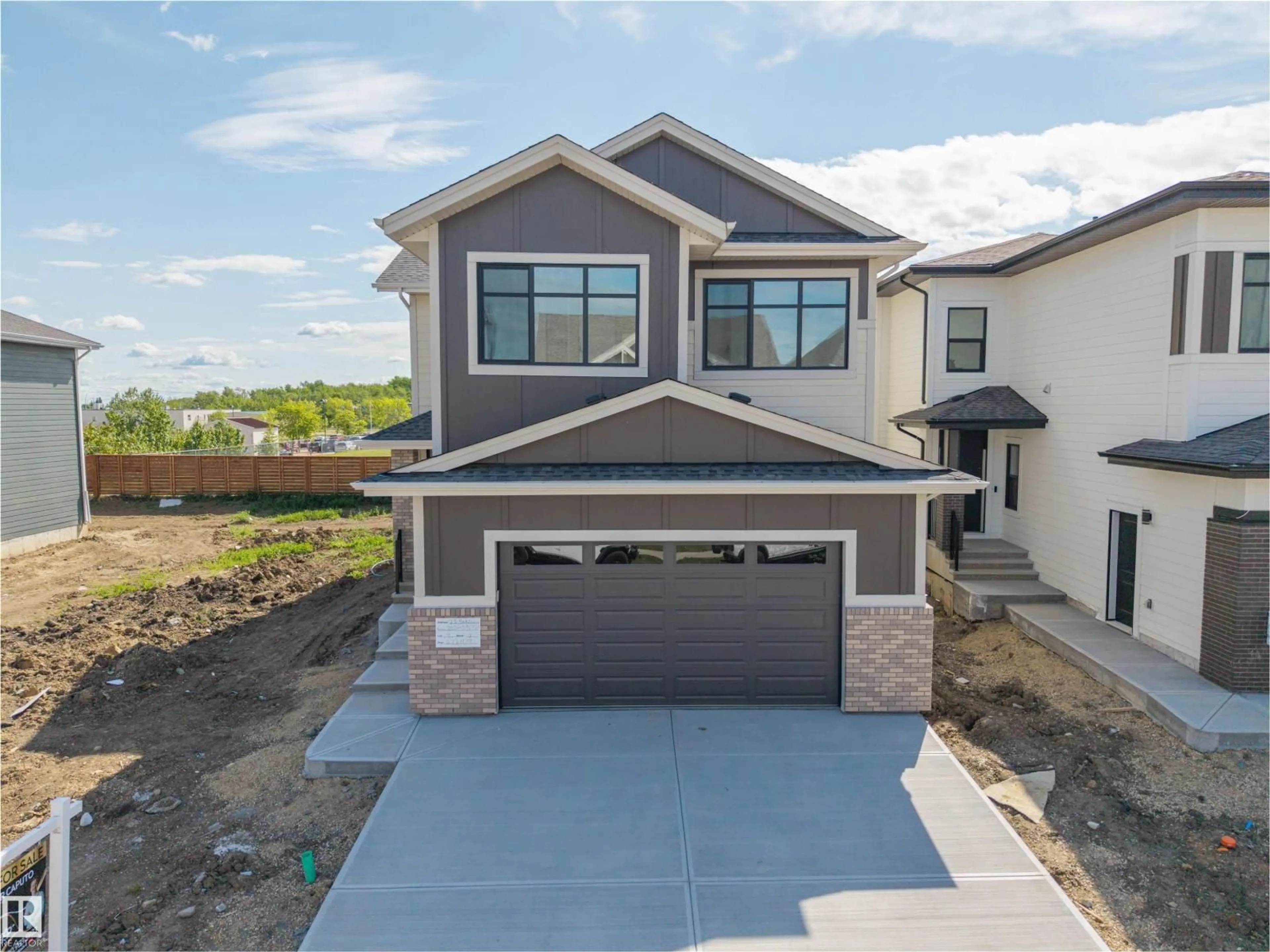 Home with vinyl exterior material, street for 25 BIRKSHIRE CR, Sherwood Park Alberta T8B0C6