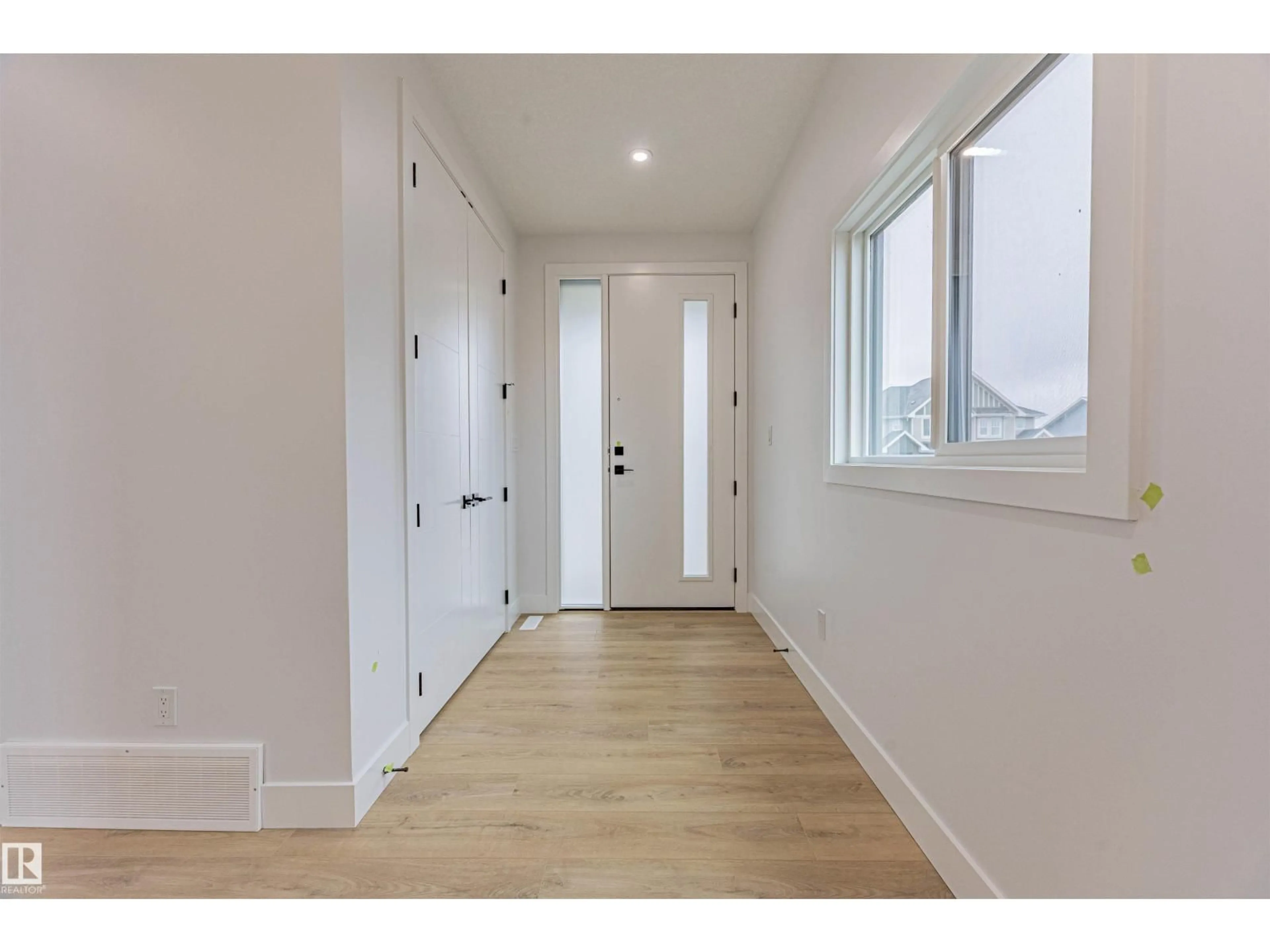 Indoor entryway for 25 BIRKSHIRE CR, Sherwood Park Alberta T8B0C6
