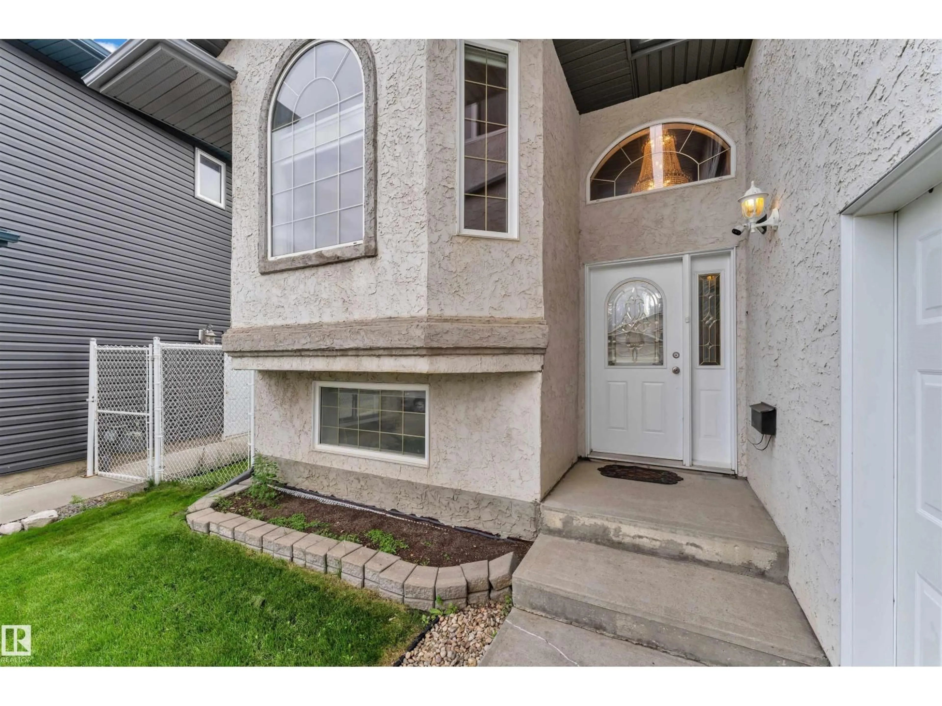 Unknown for 723 KIRKNESS RD, Edmonton Alberta T5Y2Y8