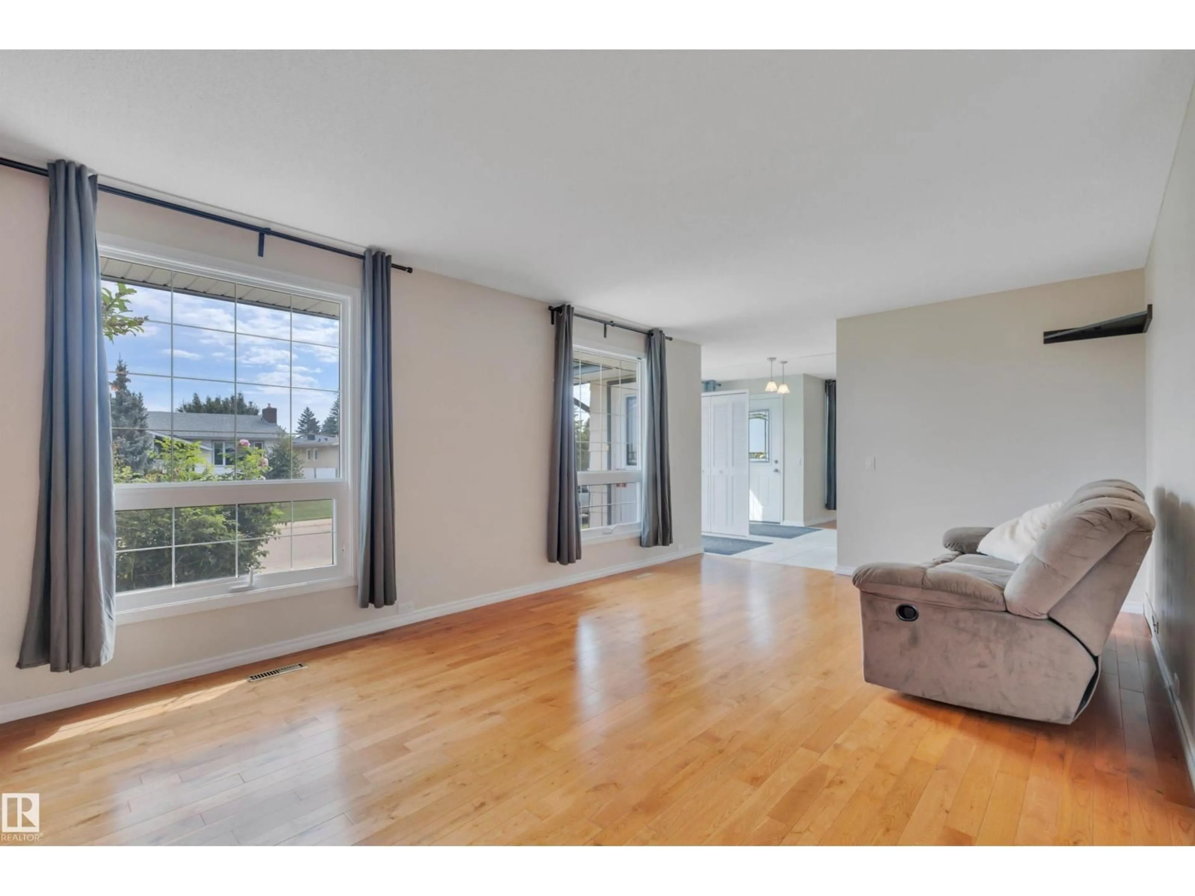 Unknown for 3624 107 ST, Edmonton Alberta T6J1B1