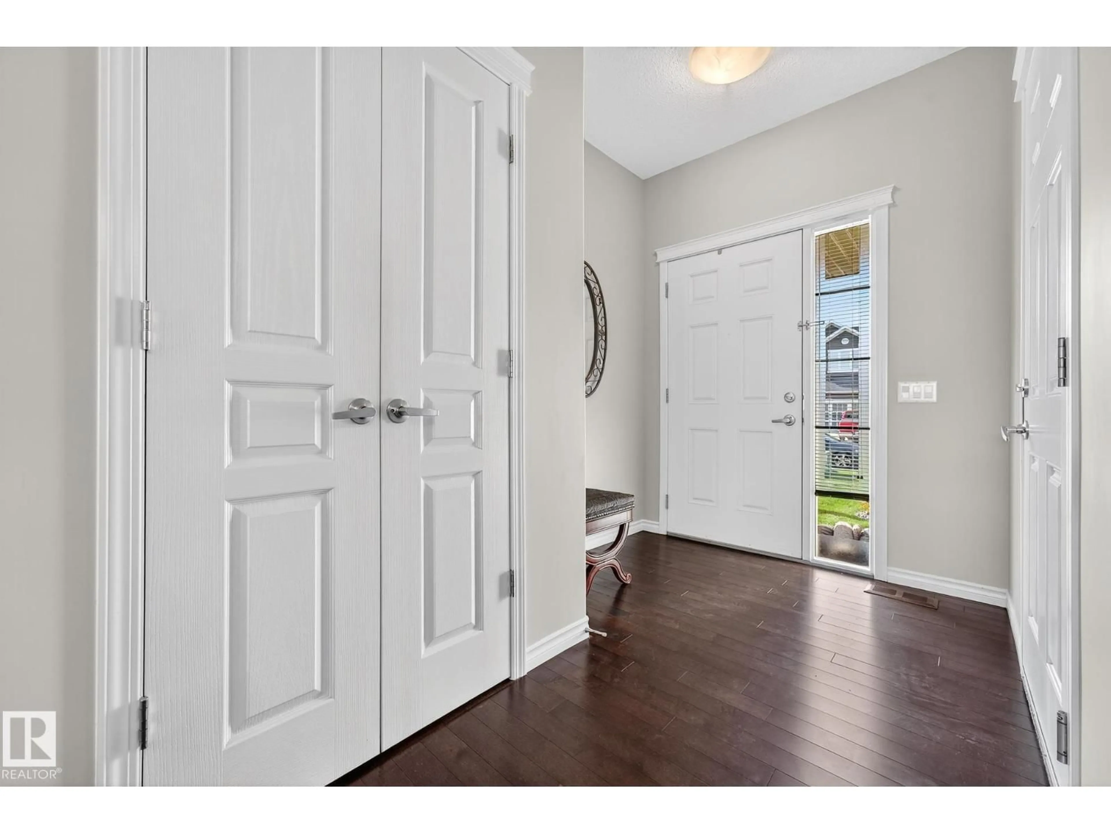 Indoor entryway for 7598 ELLESMERE WY, Sherwood Park Alberta T8H0P7