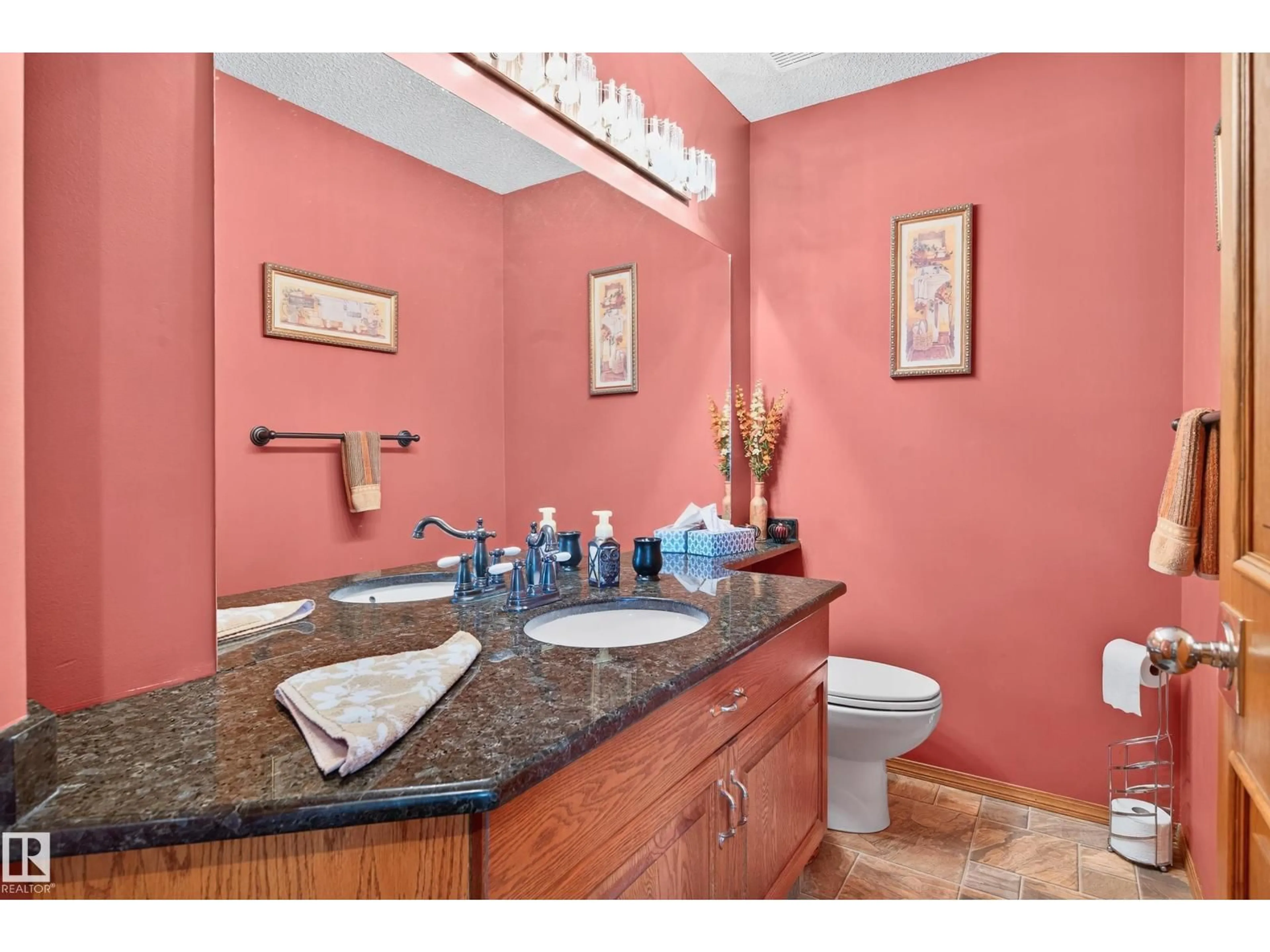 Standard bathroom, ceramic/tile floor for 5 LAFRANCHISE, St. Albert Alberta T8N5S6