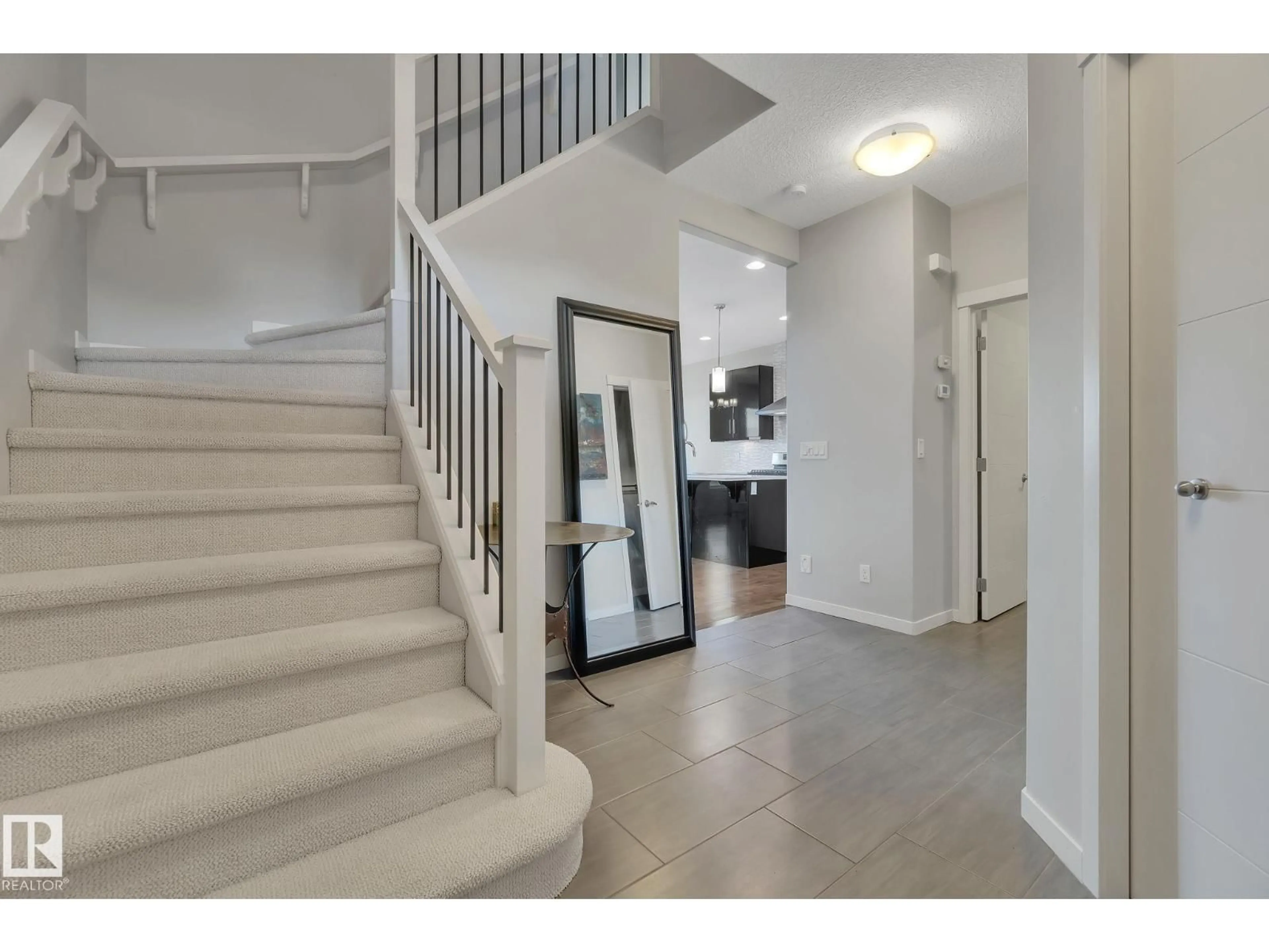 Indoor entryway for NW - 2047 REDTAIL CM, Edmonton Alberta T5S0H3