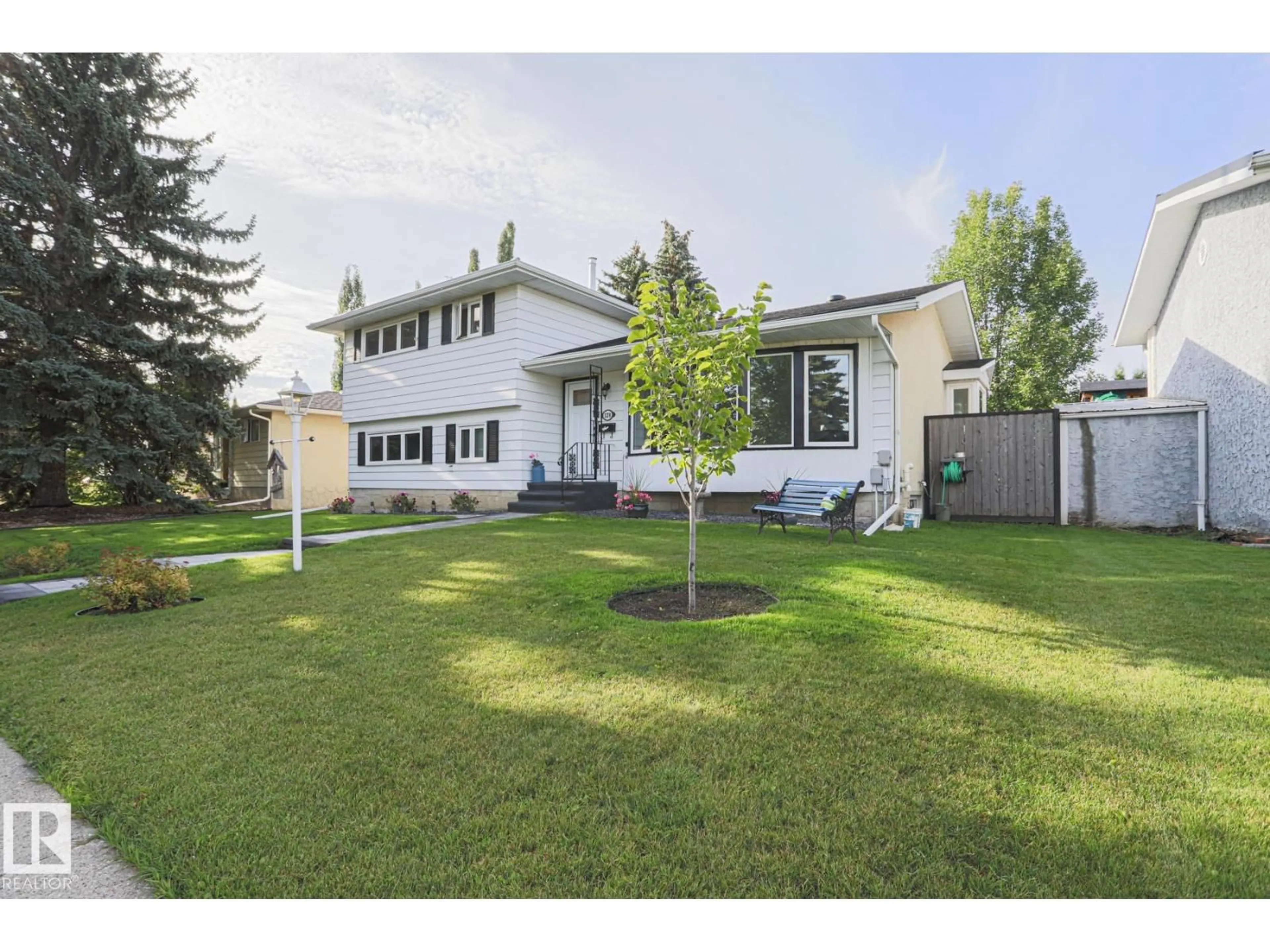 A pic from outside/outdoor area/front of a property/back of a property/a pic from drone, street for 128 BROOKWOOD DR, Spruce Grove Alberta T7X1G7