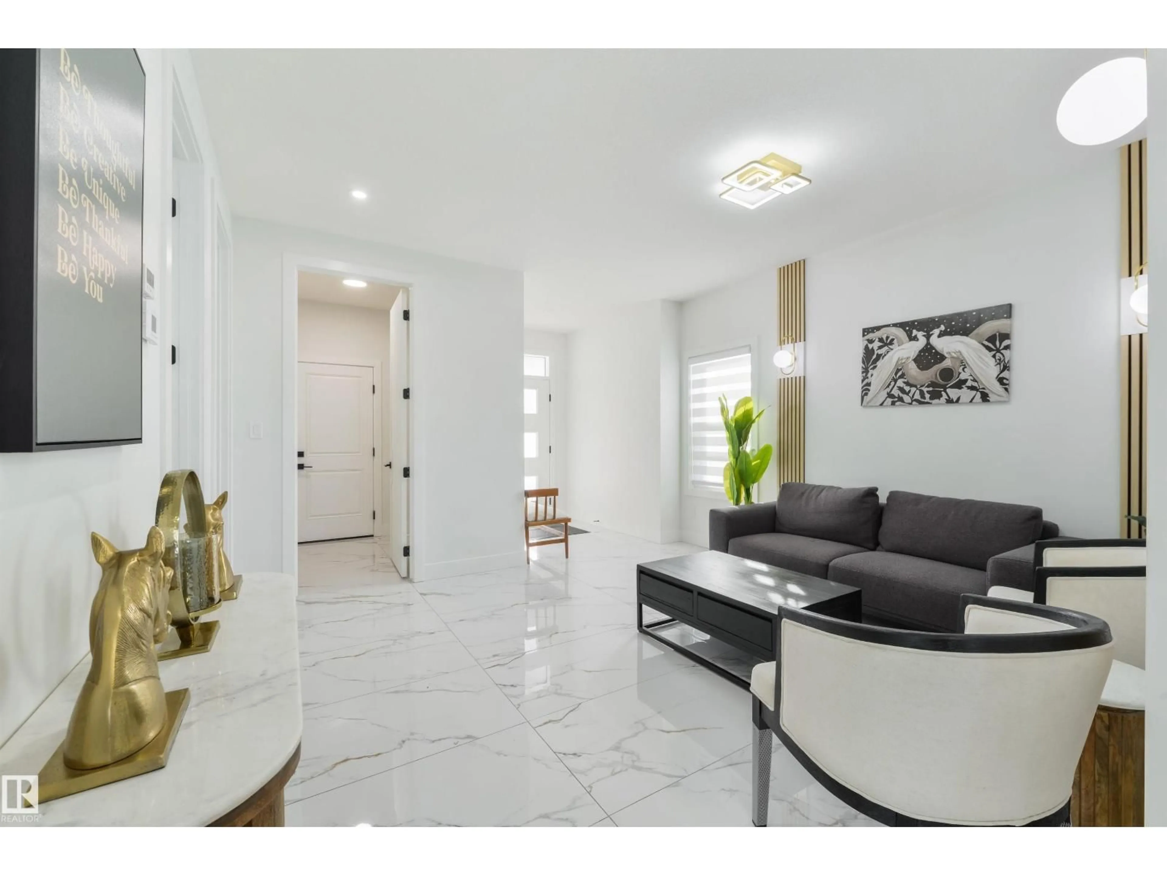 Indoor entryway for SW - 220 33 ST, Edmonton Alberta T6X3C7