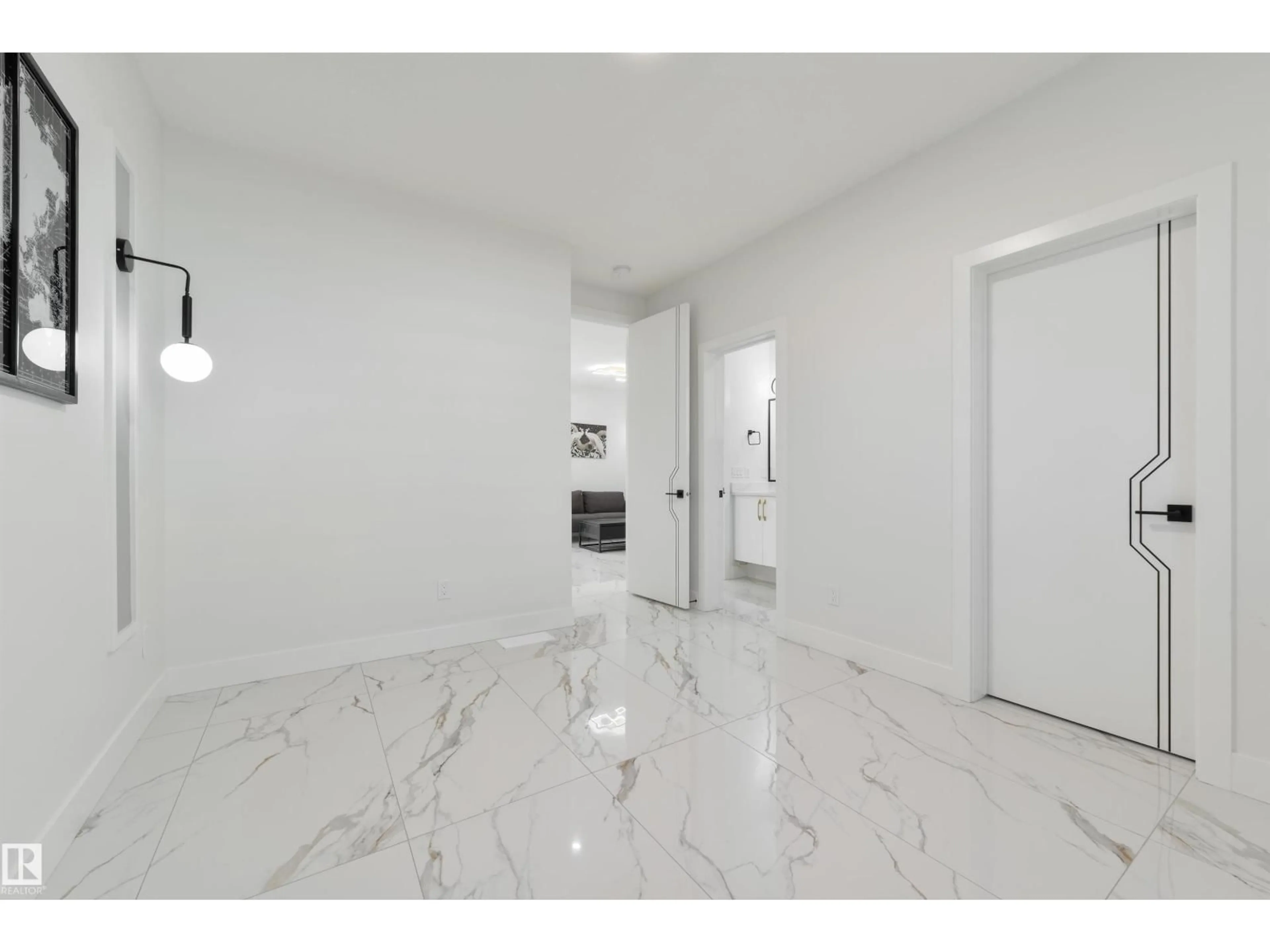 Indoor entryway for SW - 220 33 ST, Edmonton Alberta T6X3C7