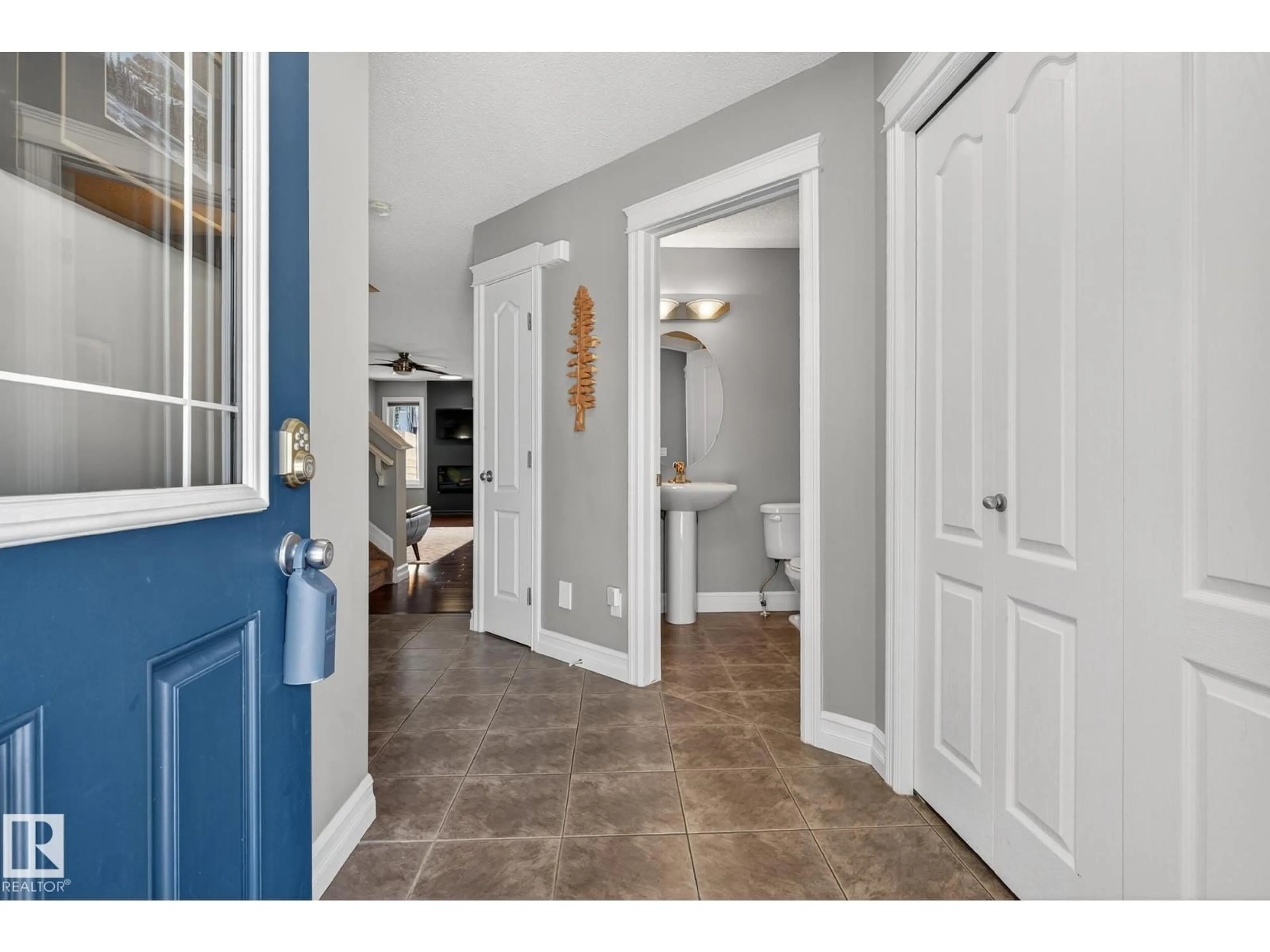 Indoor entryway for NW - 16833 120 ST, Edmonton Alberta T5X0H7