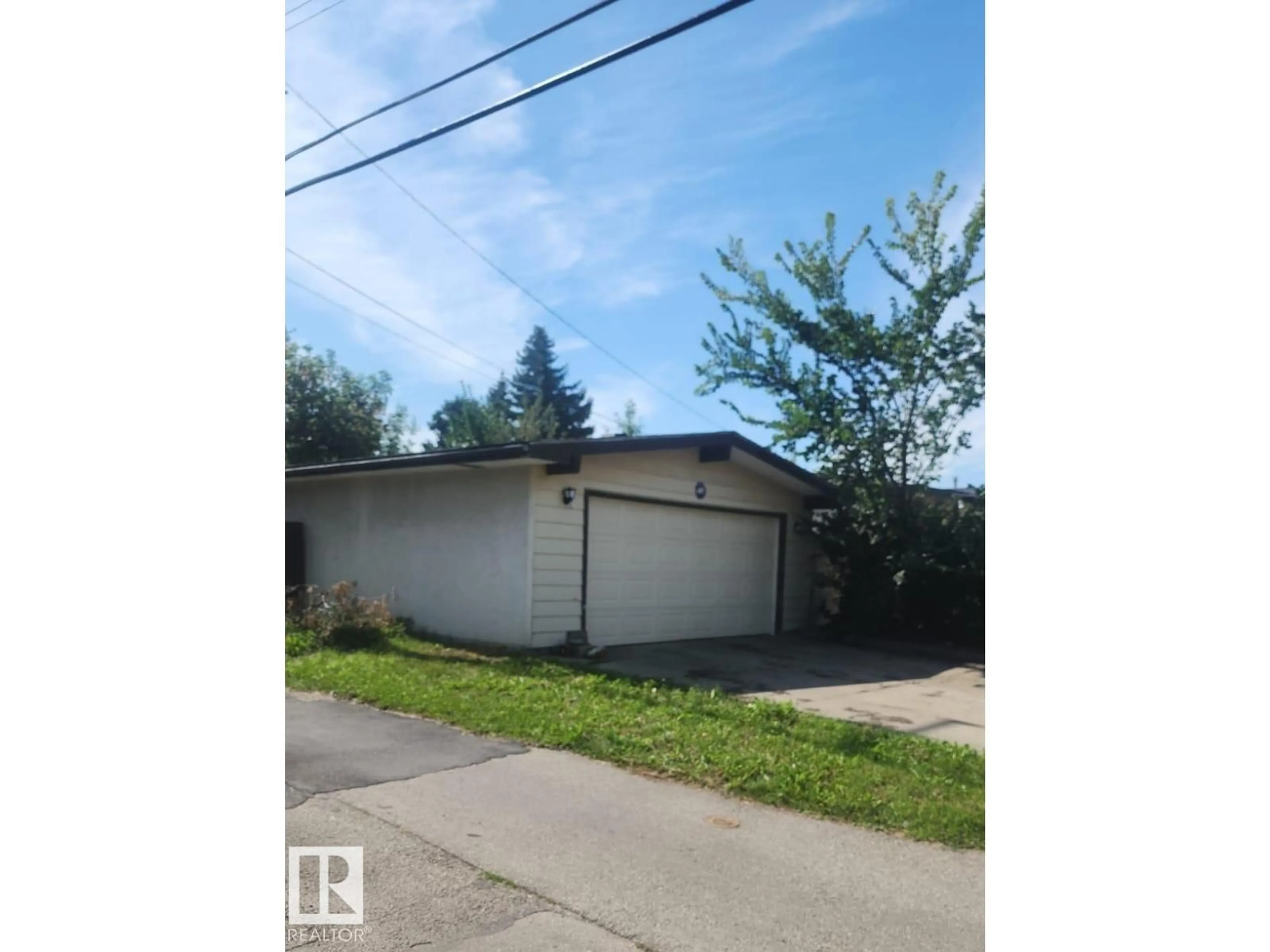 Shed for 5715 139 AV, Edmonton Alberta T5A1E8