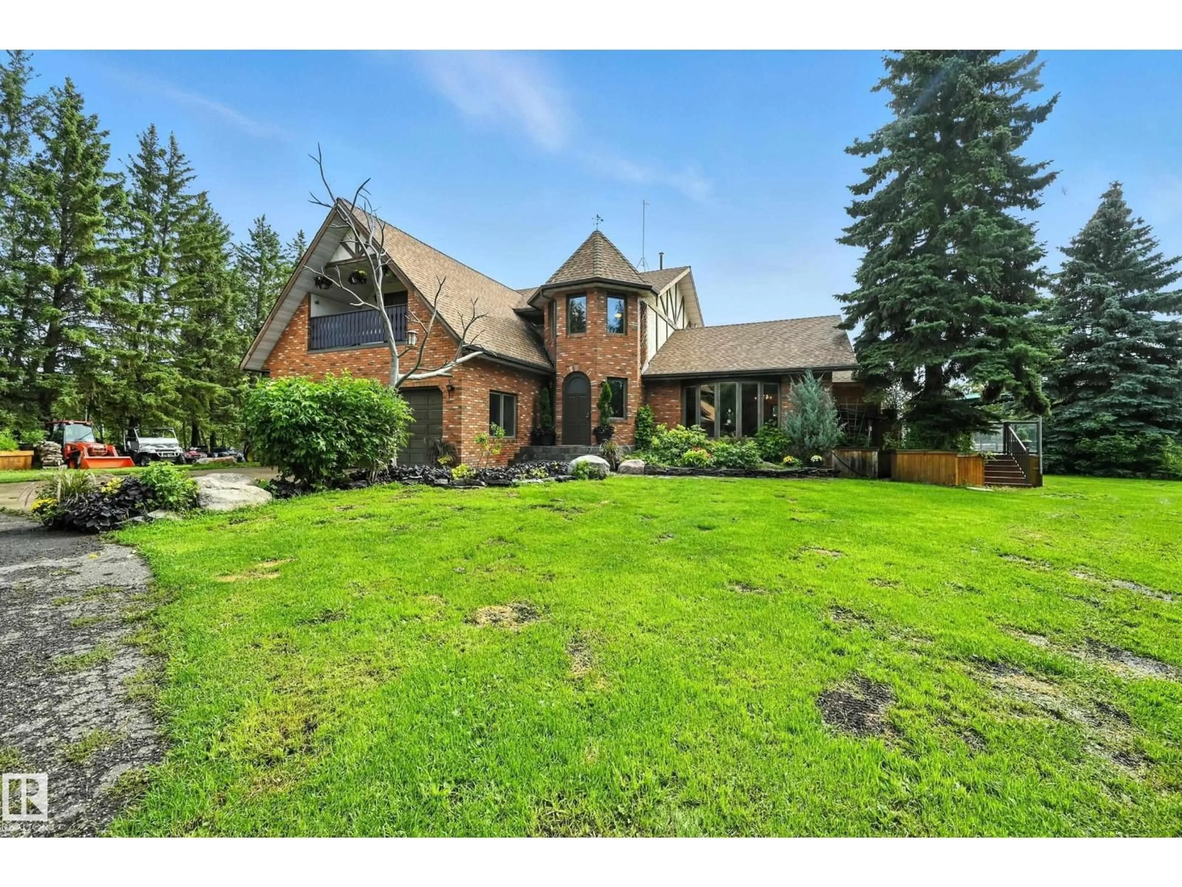 A pic from outside/outdoor area/front of a property/back of a property/a pic from drone, unknown for SW - 16815 41 AV, Edmonton Alberta T6Y0H9